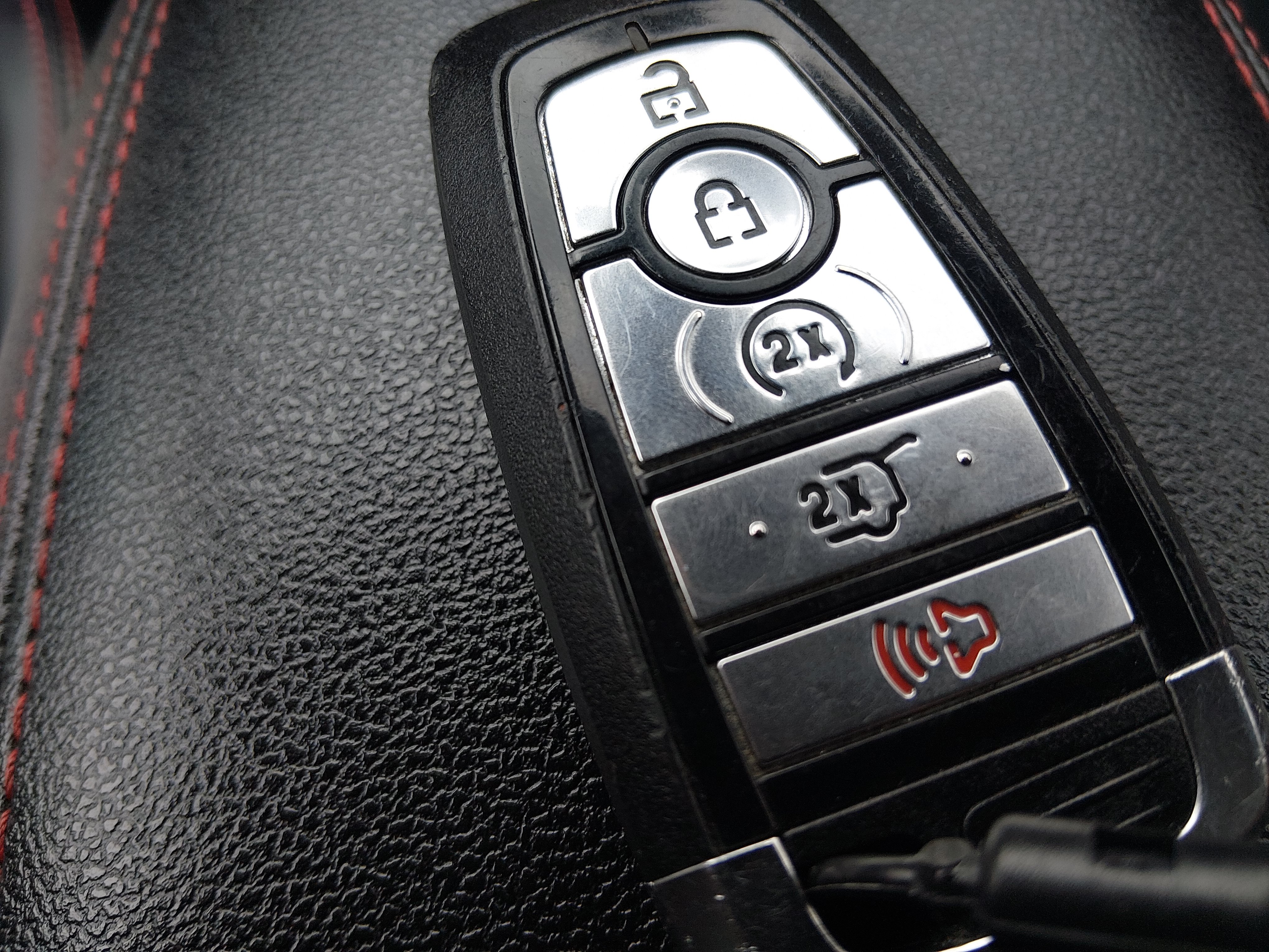 2025 Ford Escape ST-Line Select - Photo 15