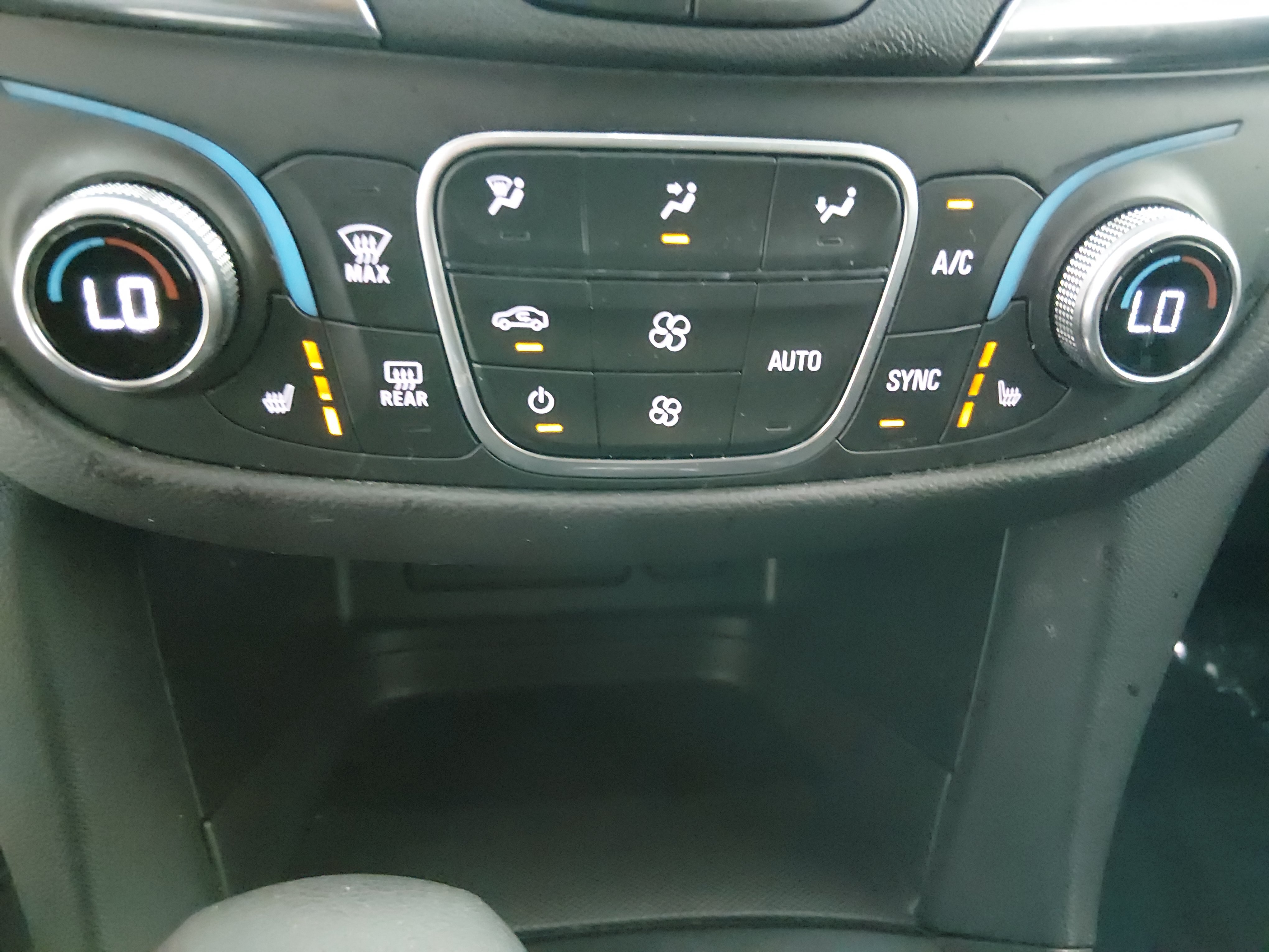 2024 Chevrolet Equinox LT - Photo 18