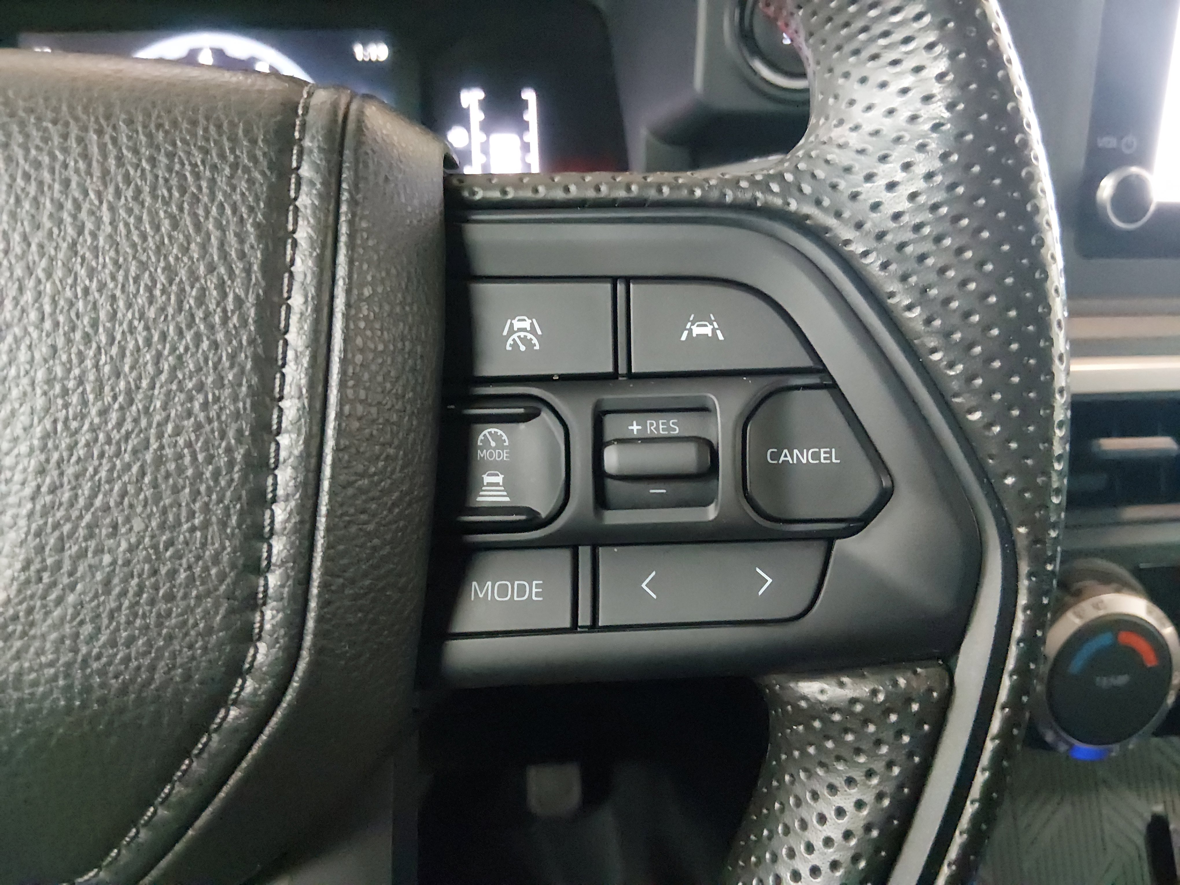 2024 Toyota Tacoma SR - Photo 18