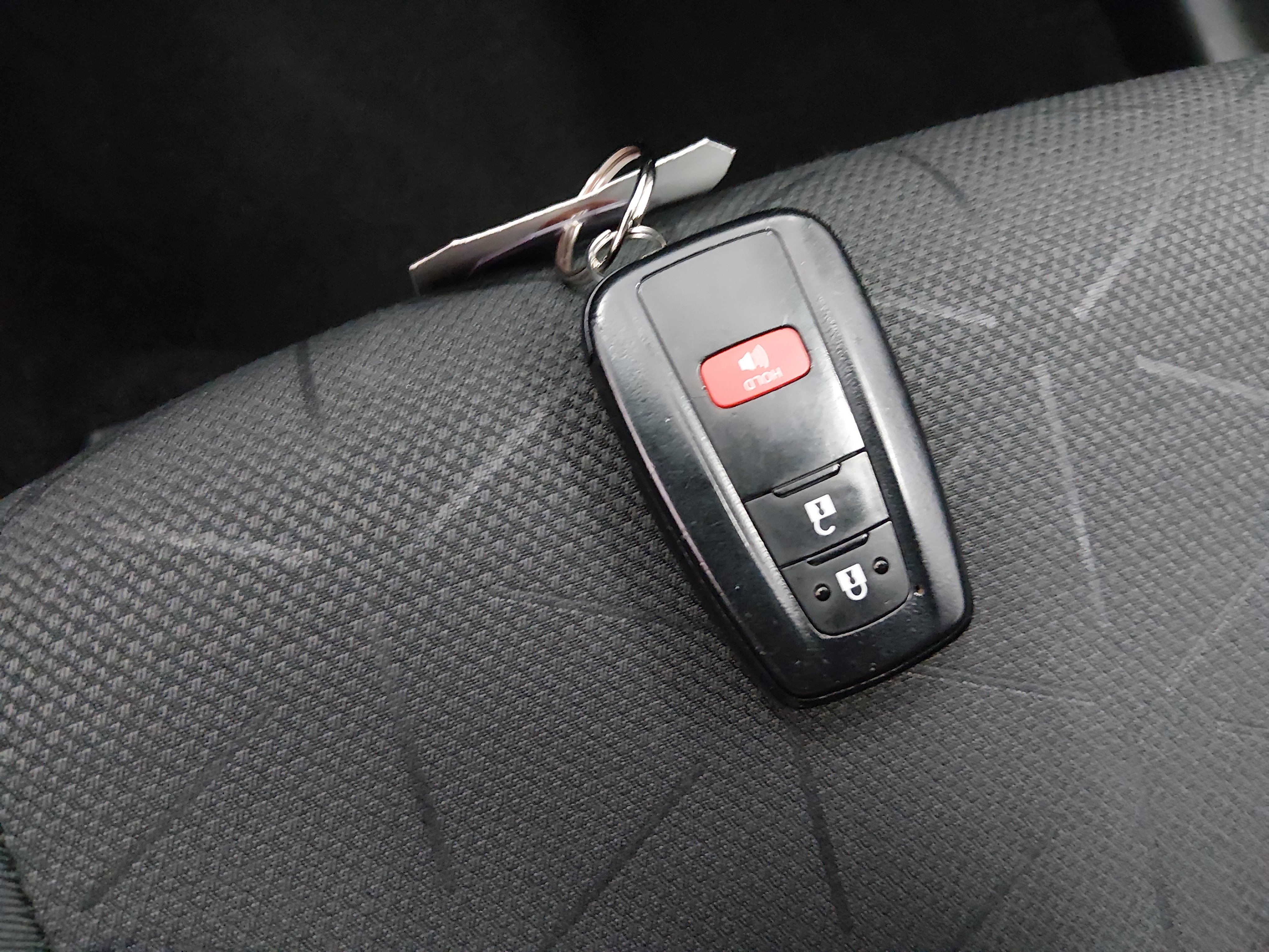 2024 Toyota RAV4 XLE - Photo 15