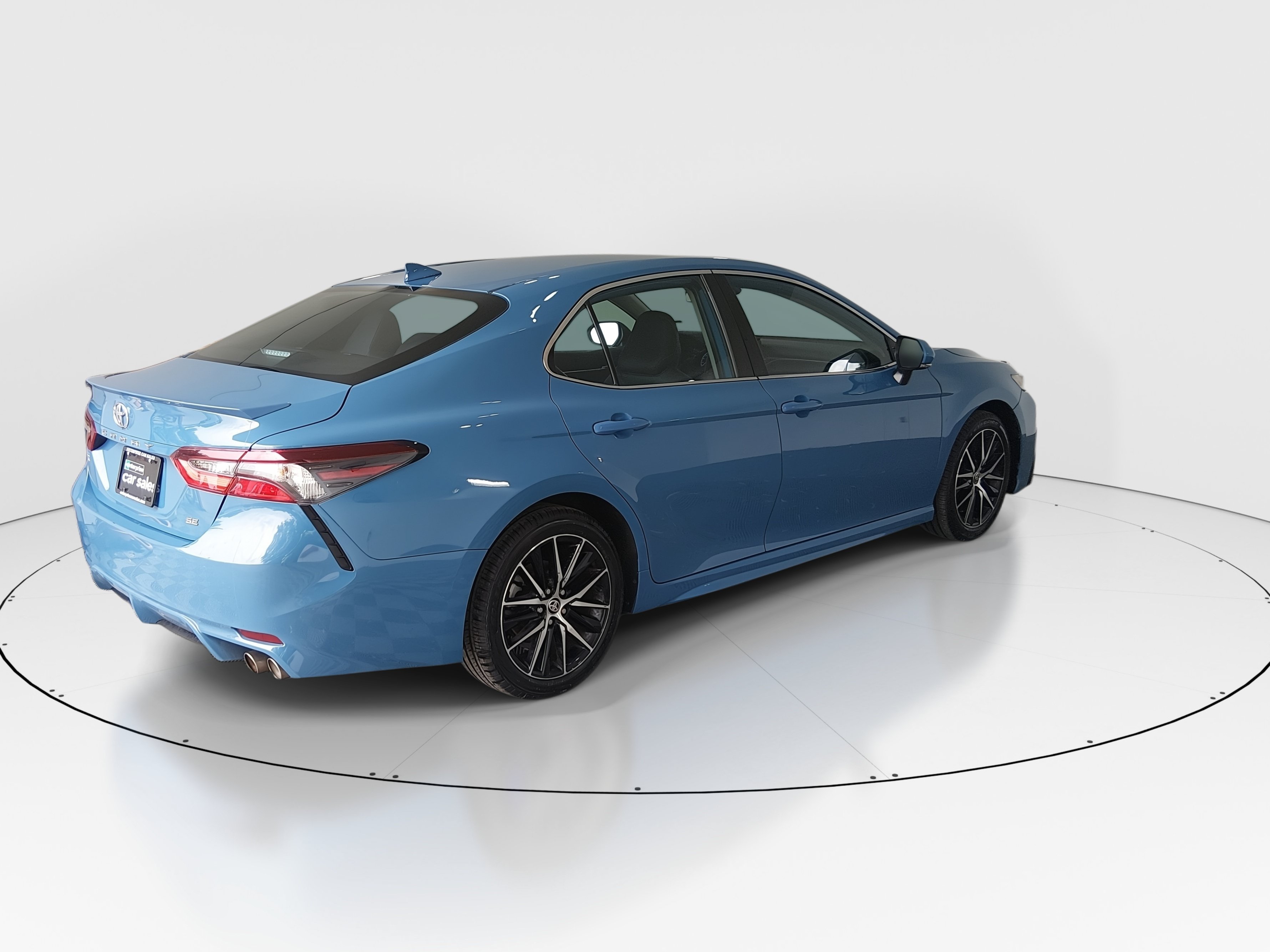 2024 Toyota Camry SE - Photo 7