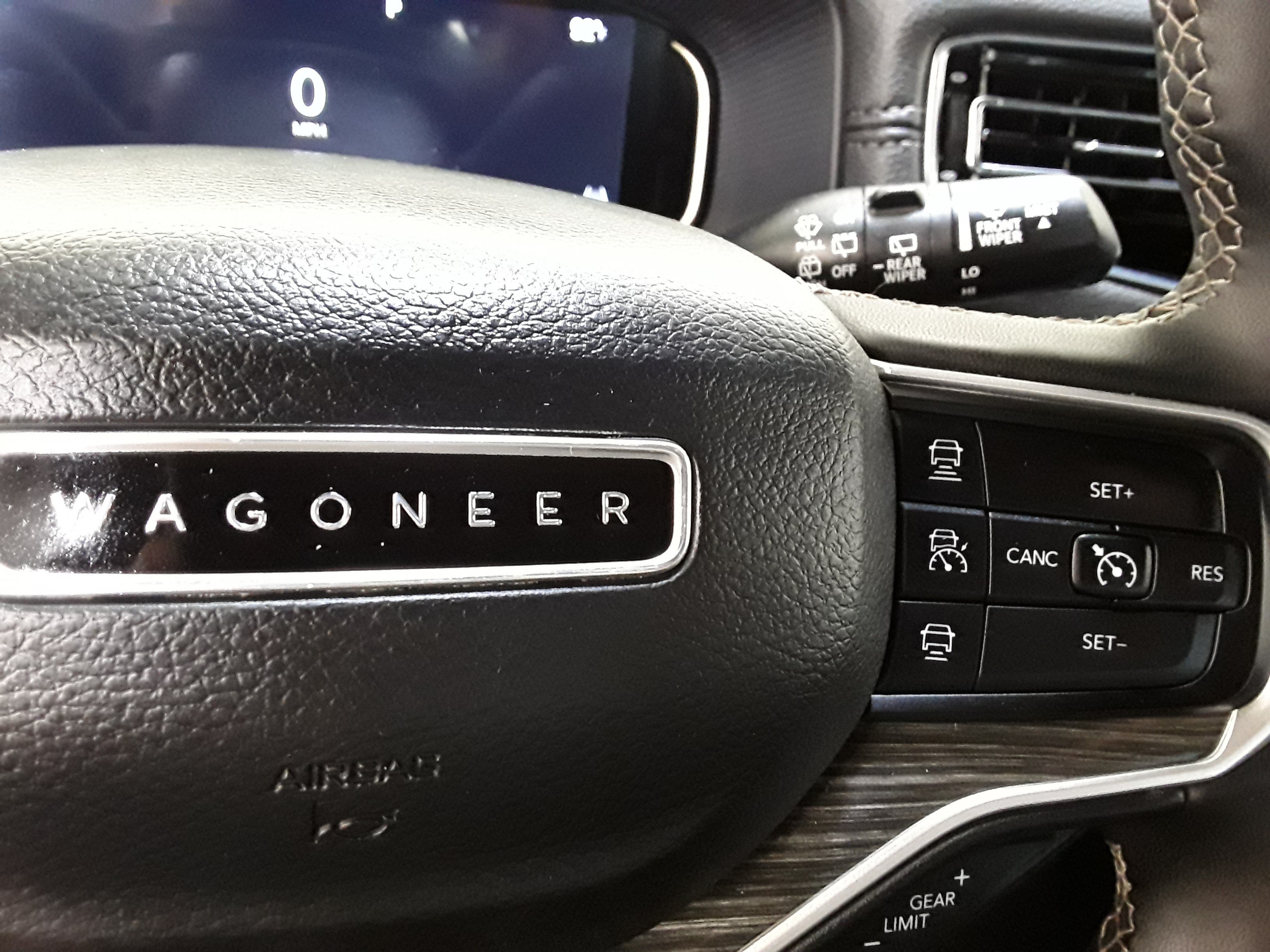 2023 Jeep Wagoneer L Series III - Photo 29