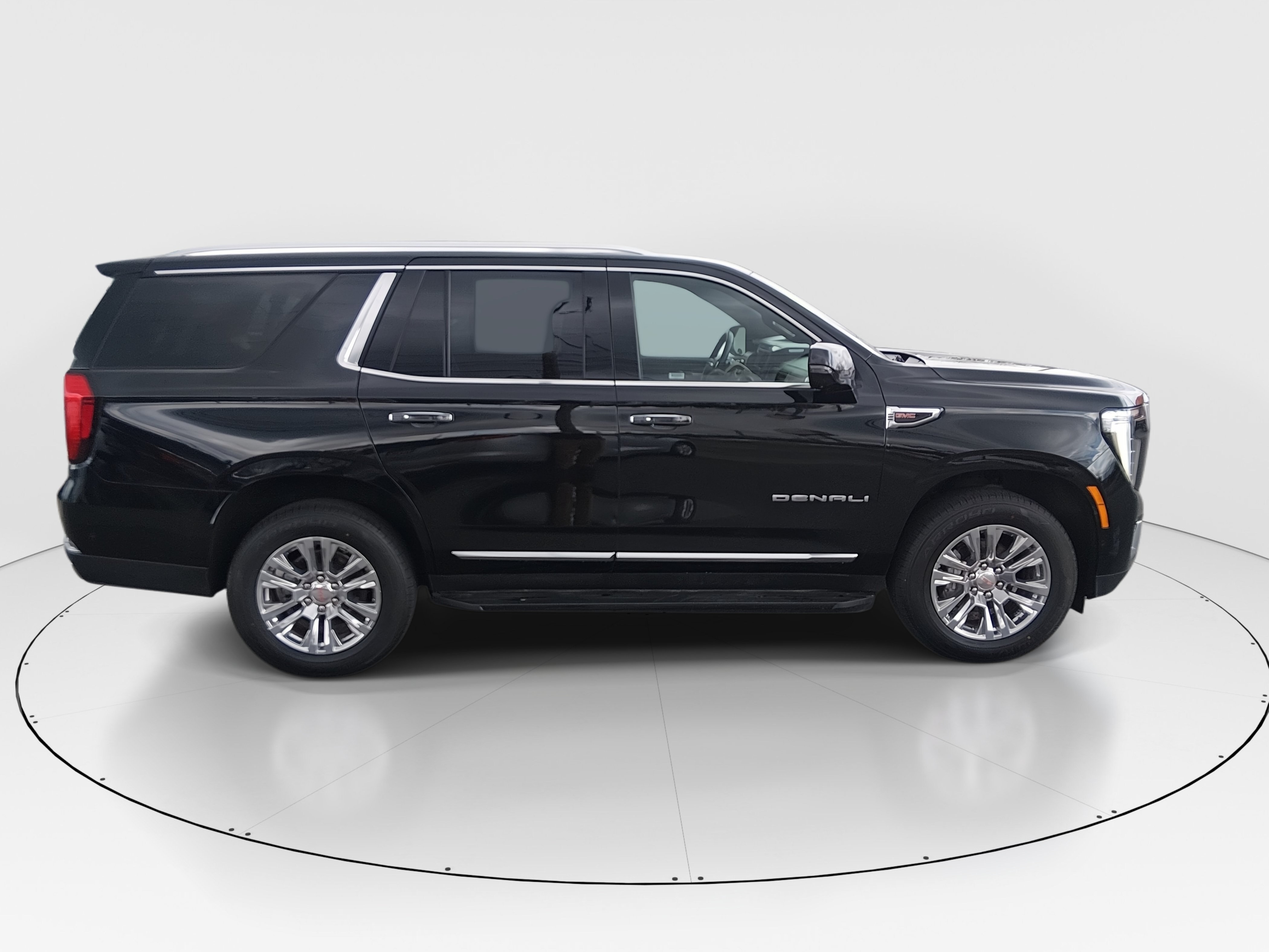 2025 GMC Yukon Denali - Photo 8