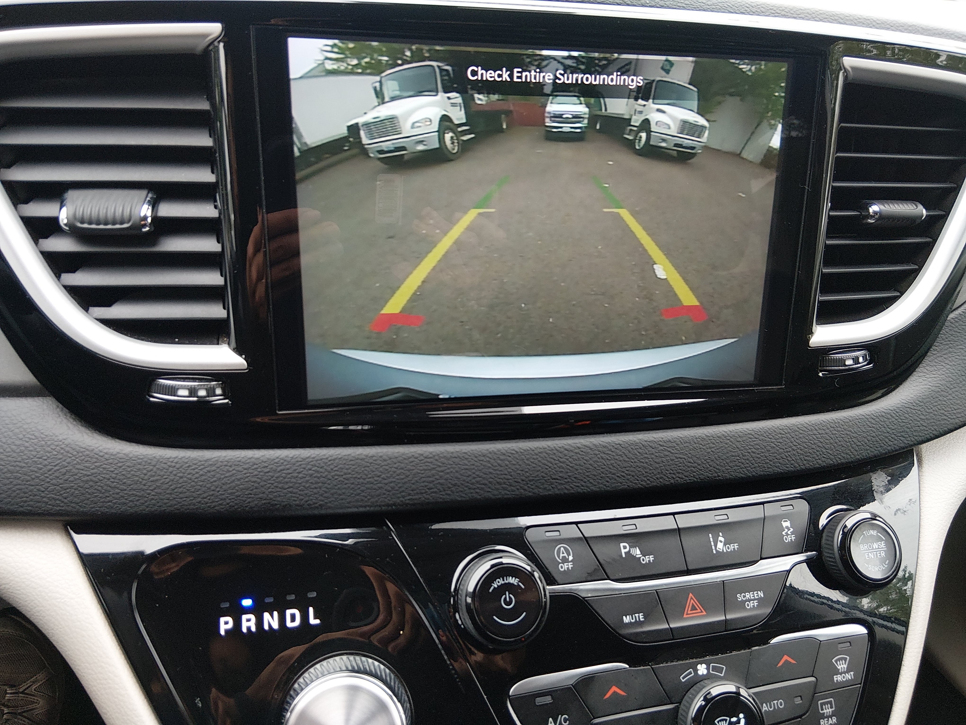 2023 Chrysler Pacifica Touring L - Photo 16