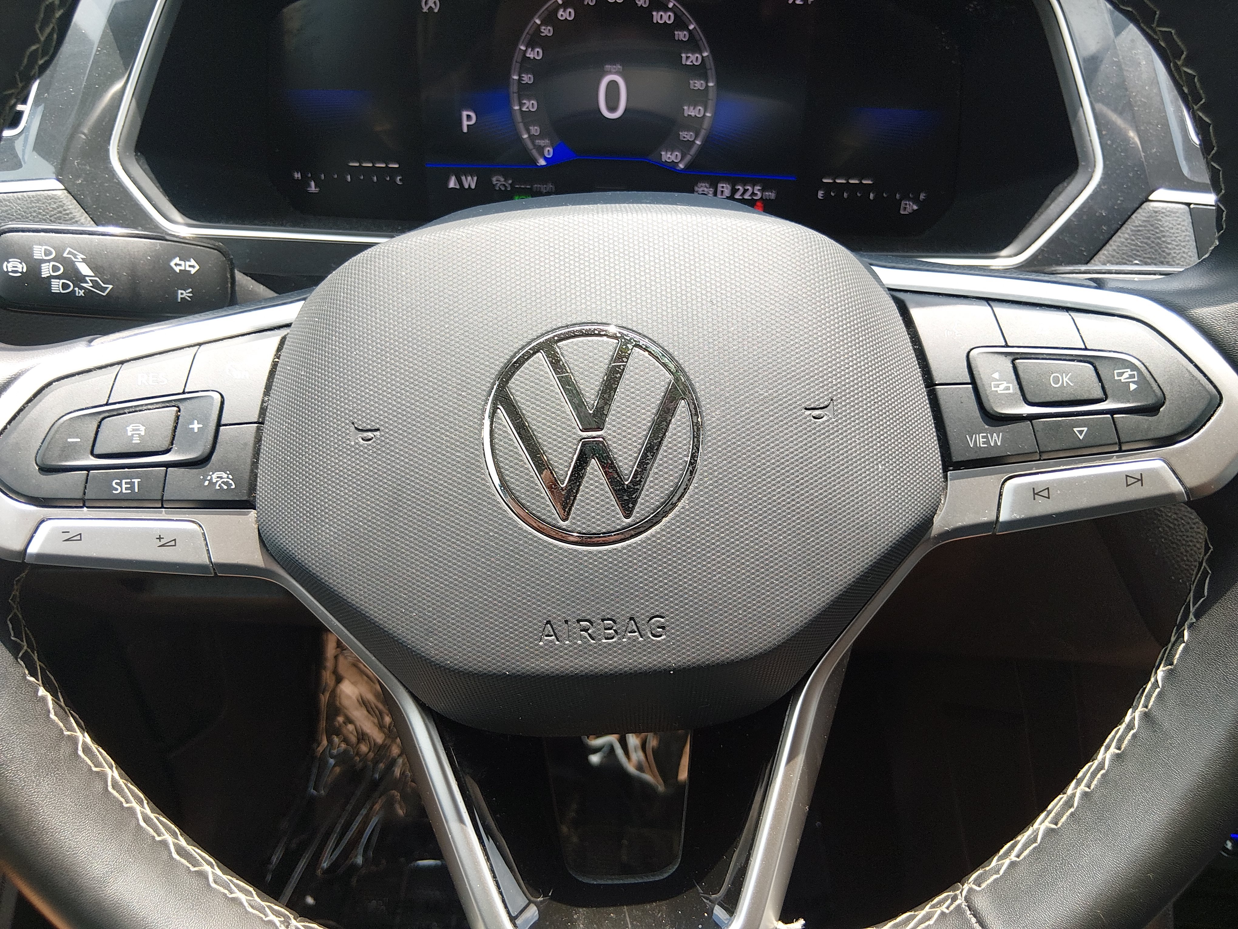 2024 Volkswagen Tiguan SE - Photo 12