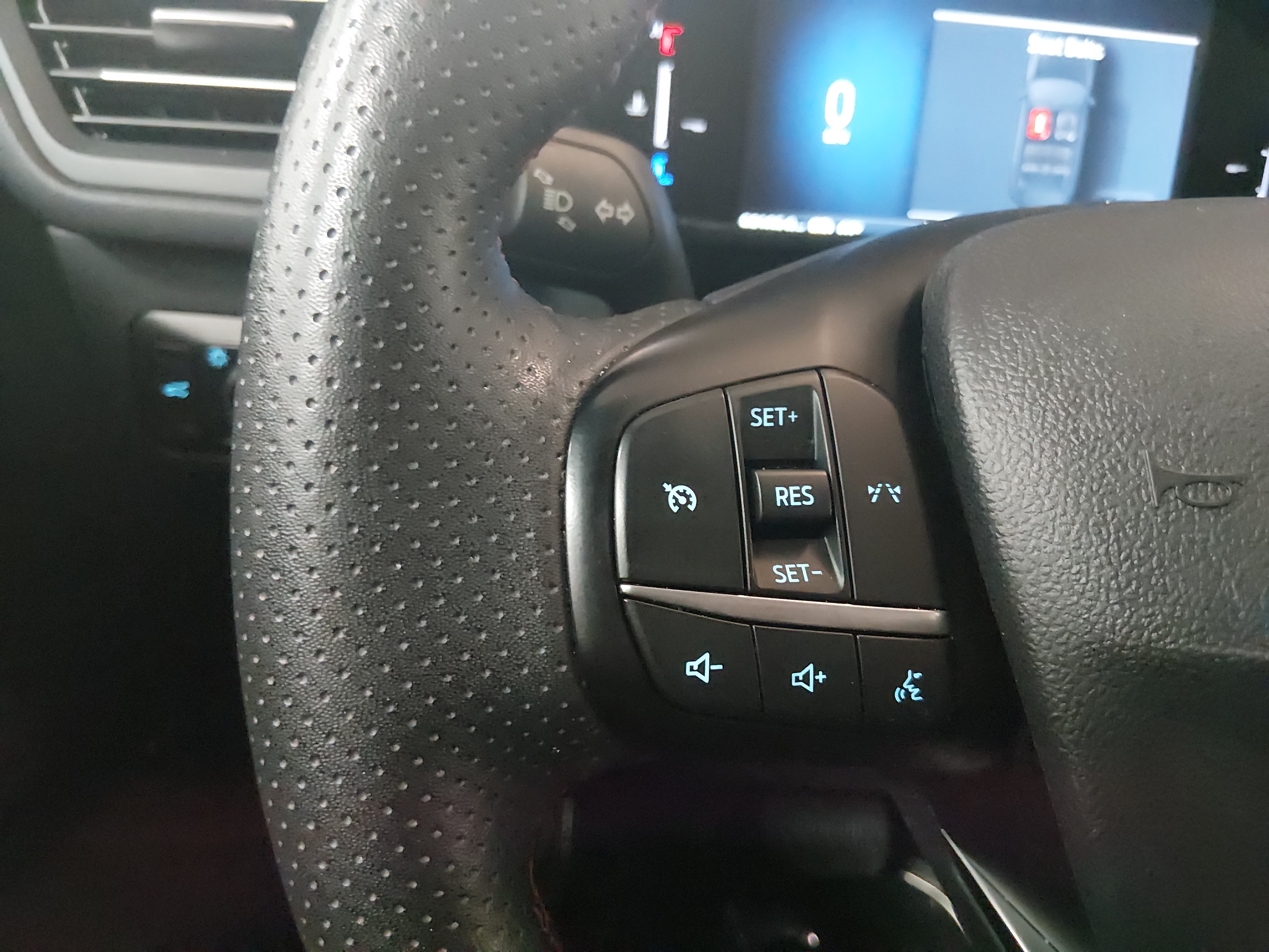2025 Ford Escape ST-Line Select - Photo 12