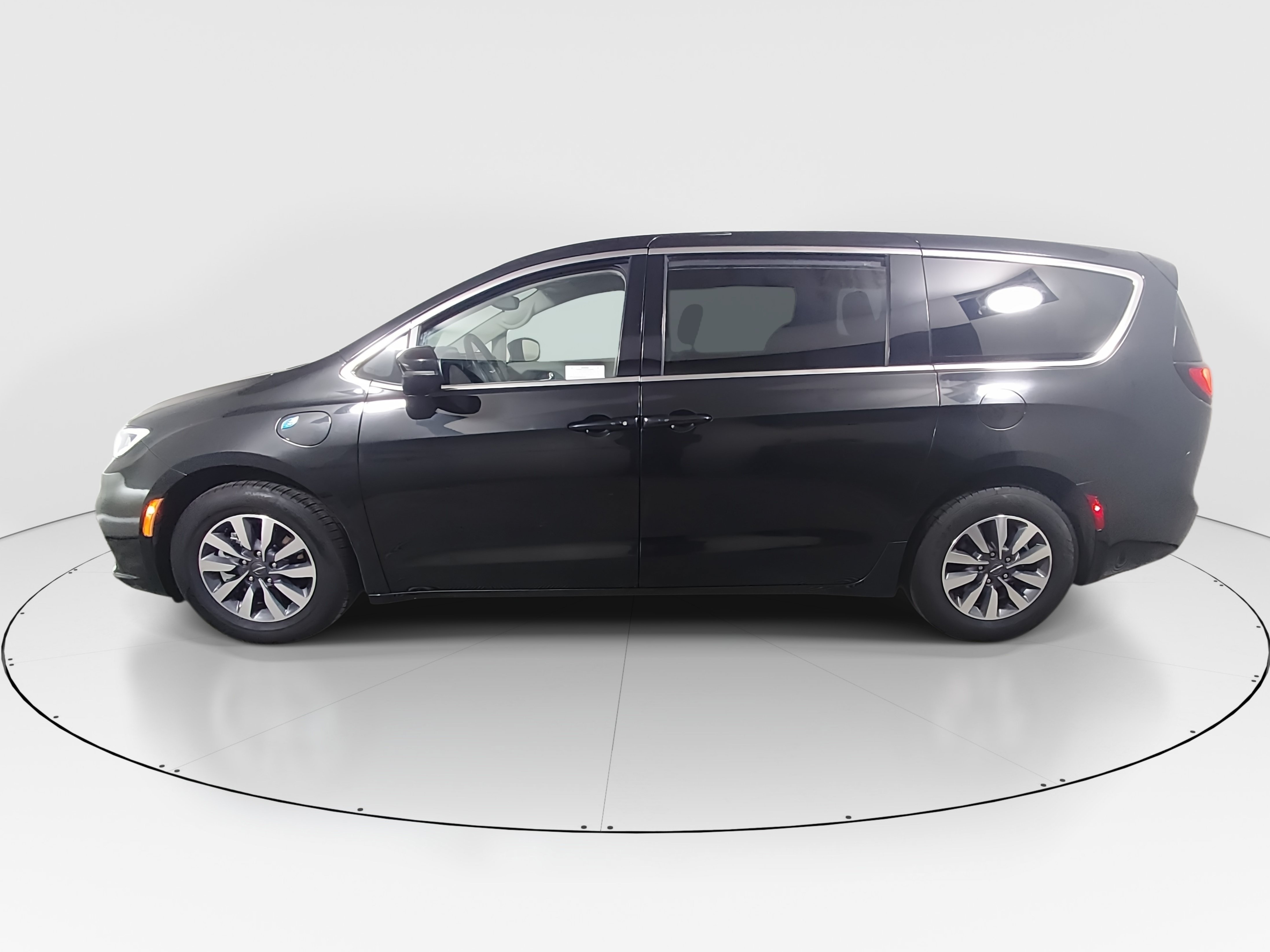 2023 Chrysler Pacifica Hybrid Touring L - Photo 4