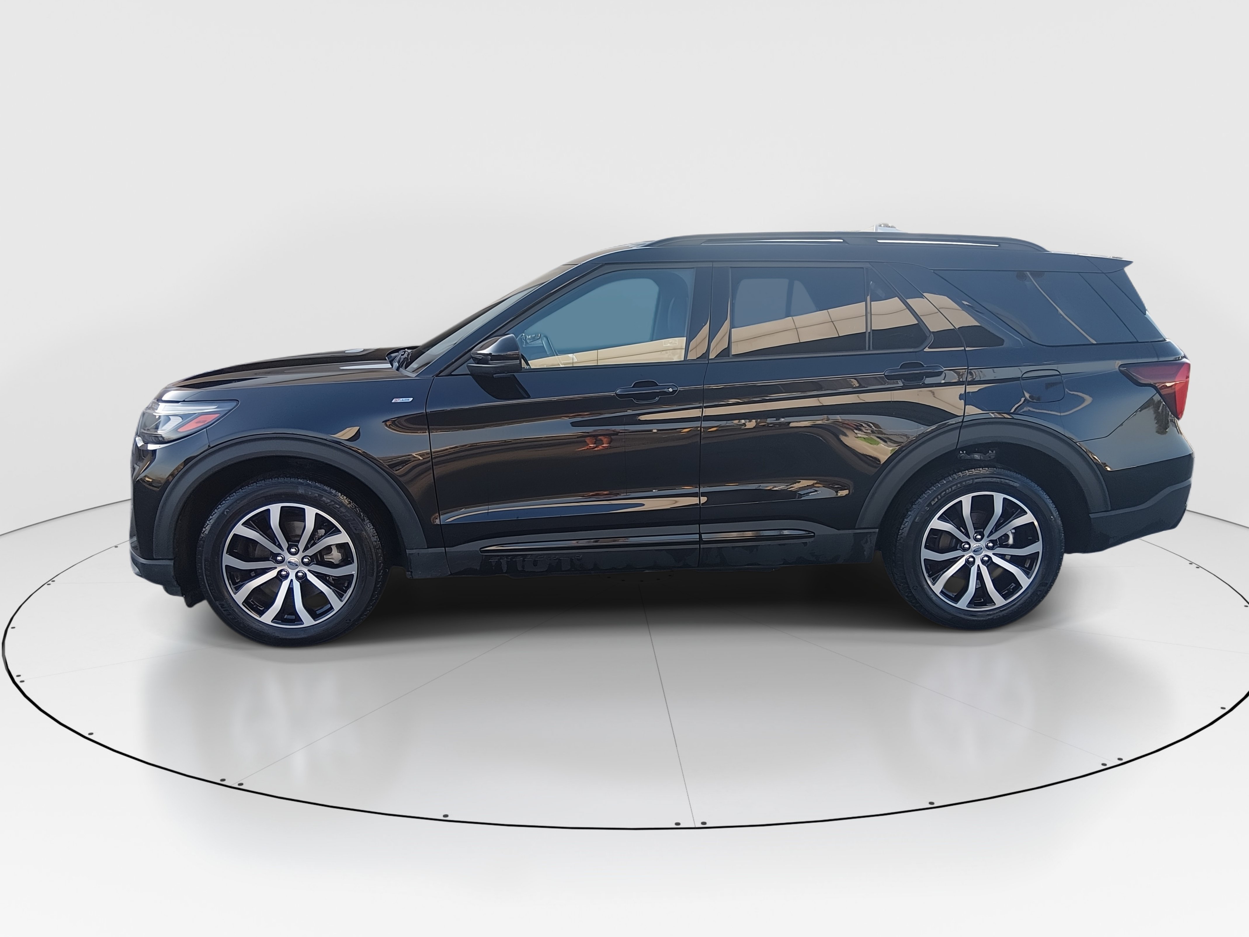2025 Ford Explorer 4
