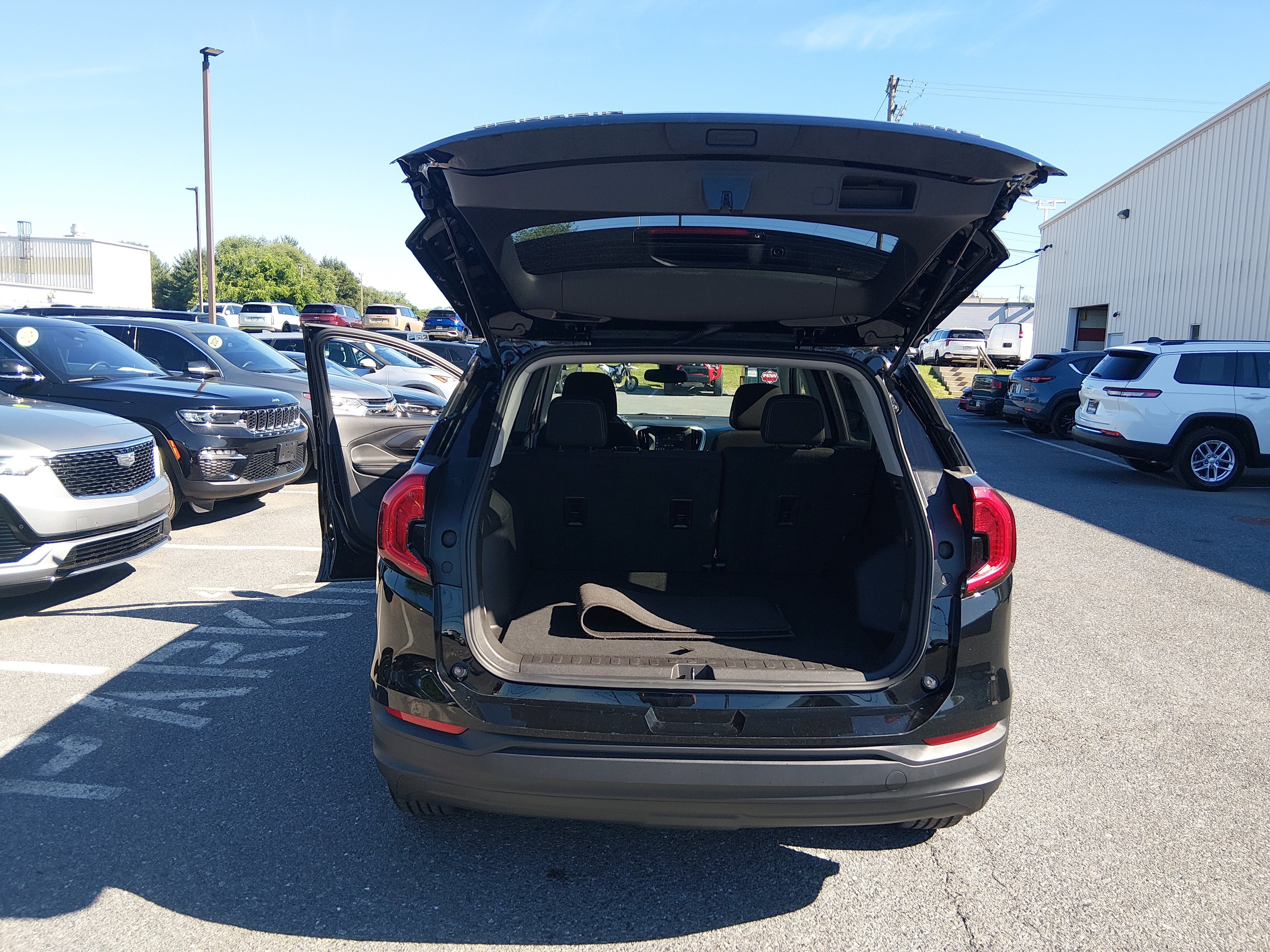 2024 GMC Terrain SLE - Photo 11