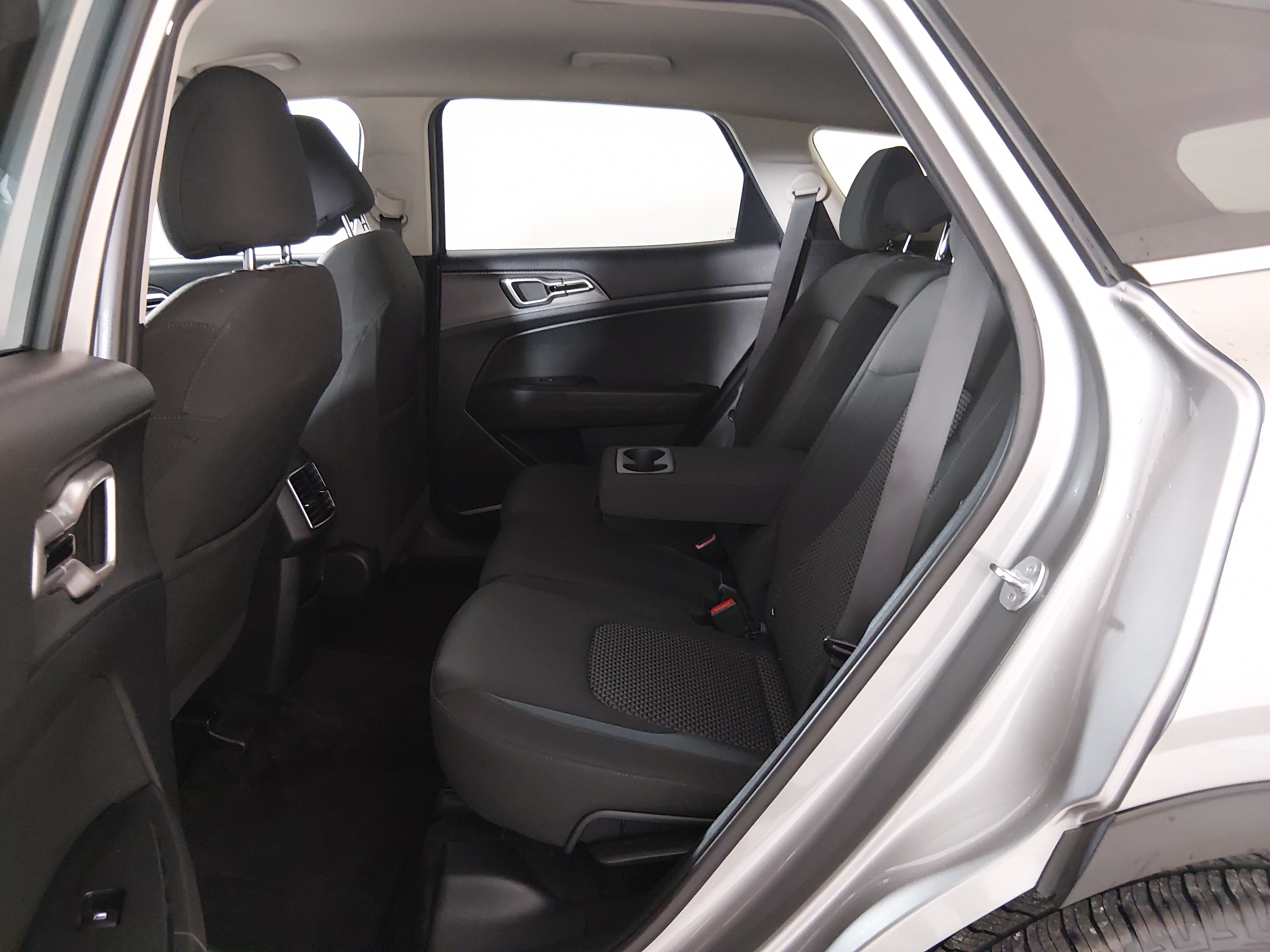 2024 Kia Sportage LX - Photo 19