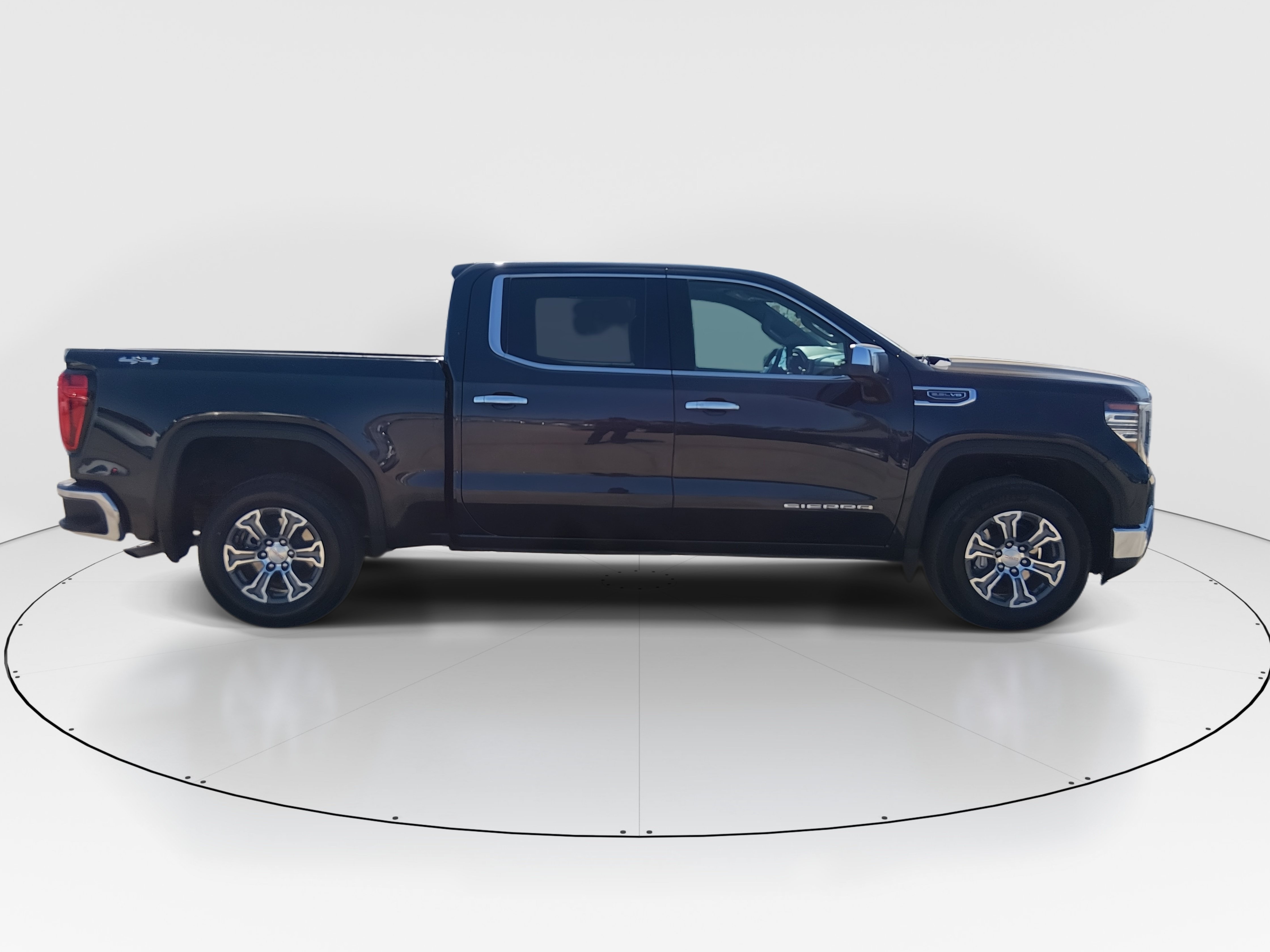 2025 GMC Sierra 1500 SLT - Photo 8
