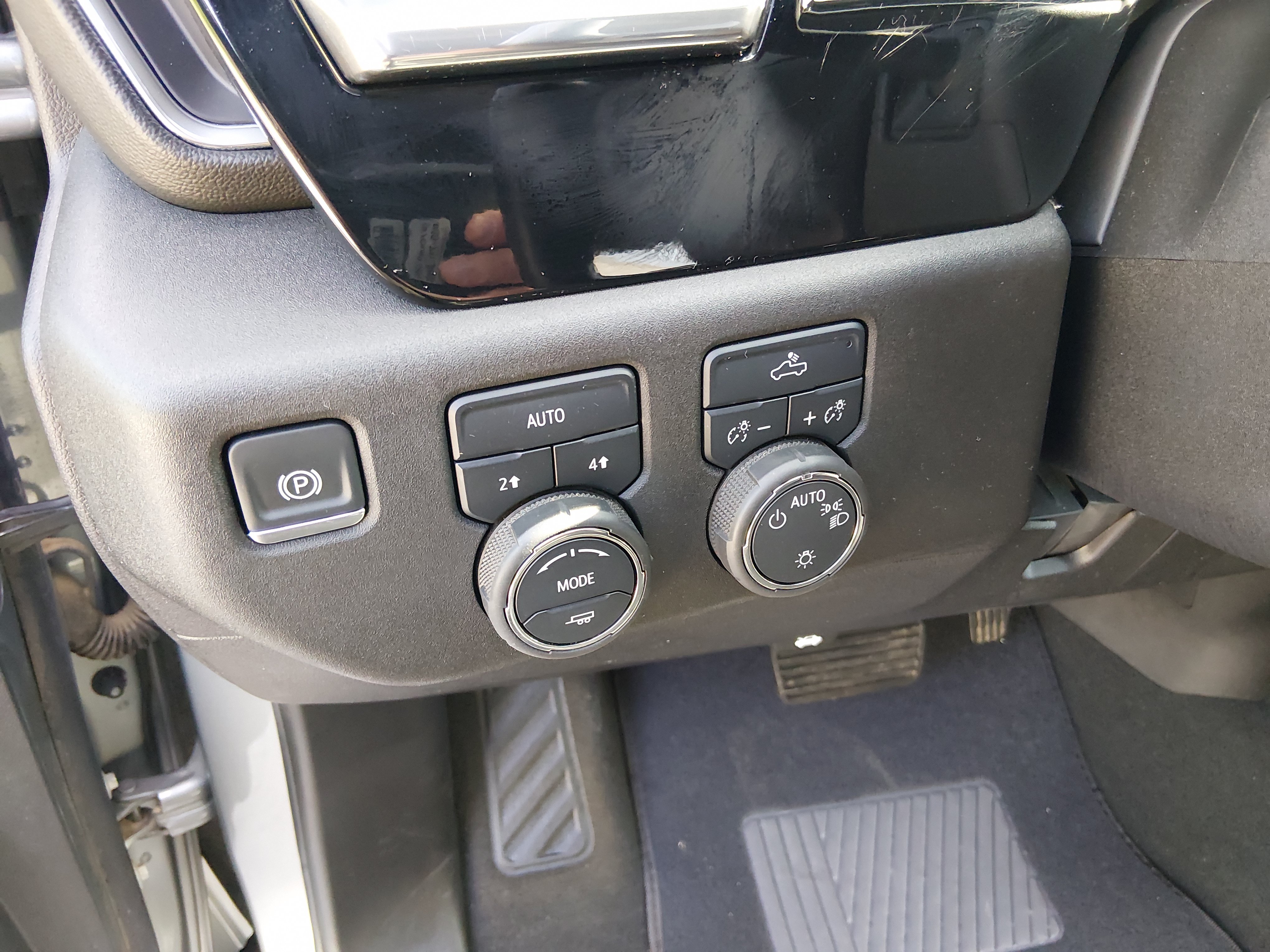 2025 Chevrolet Silverado 1500 LT - Photo 13