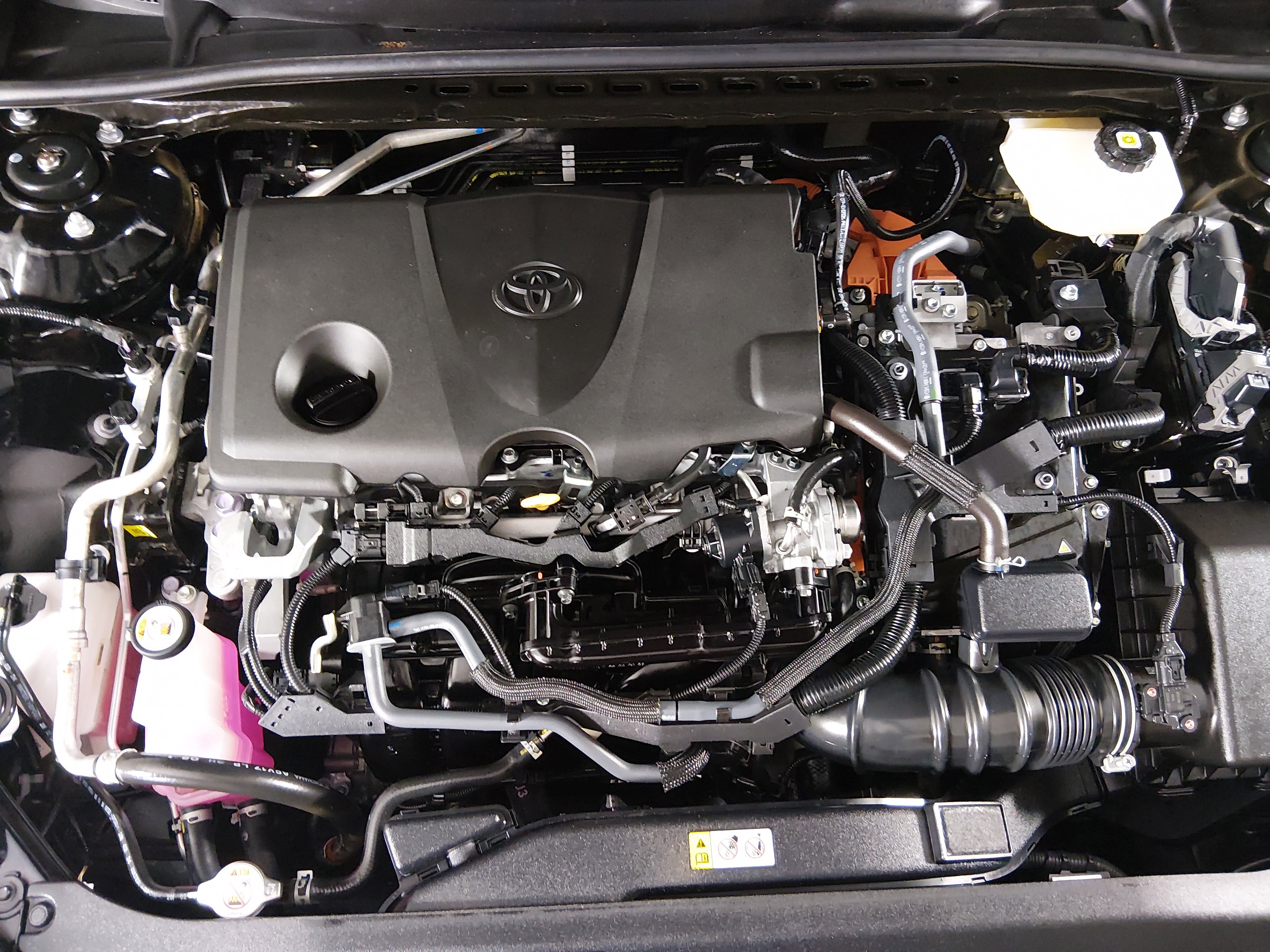 2025 Toyota Camry LE - Photo 9