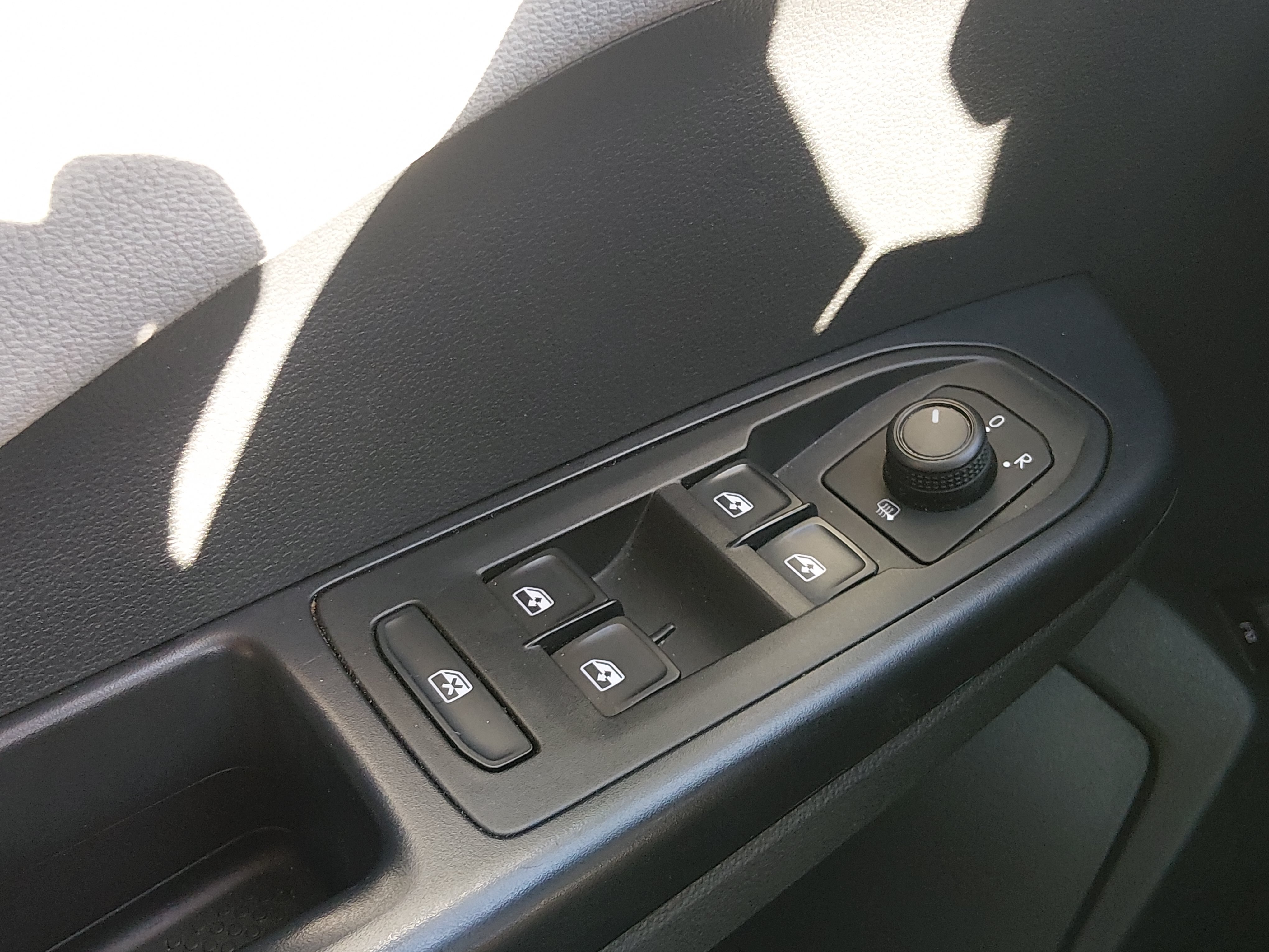 2024 Volkswagen Taos SE - Photo 18