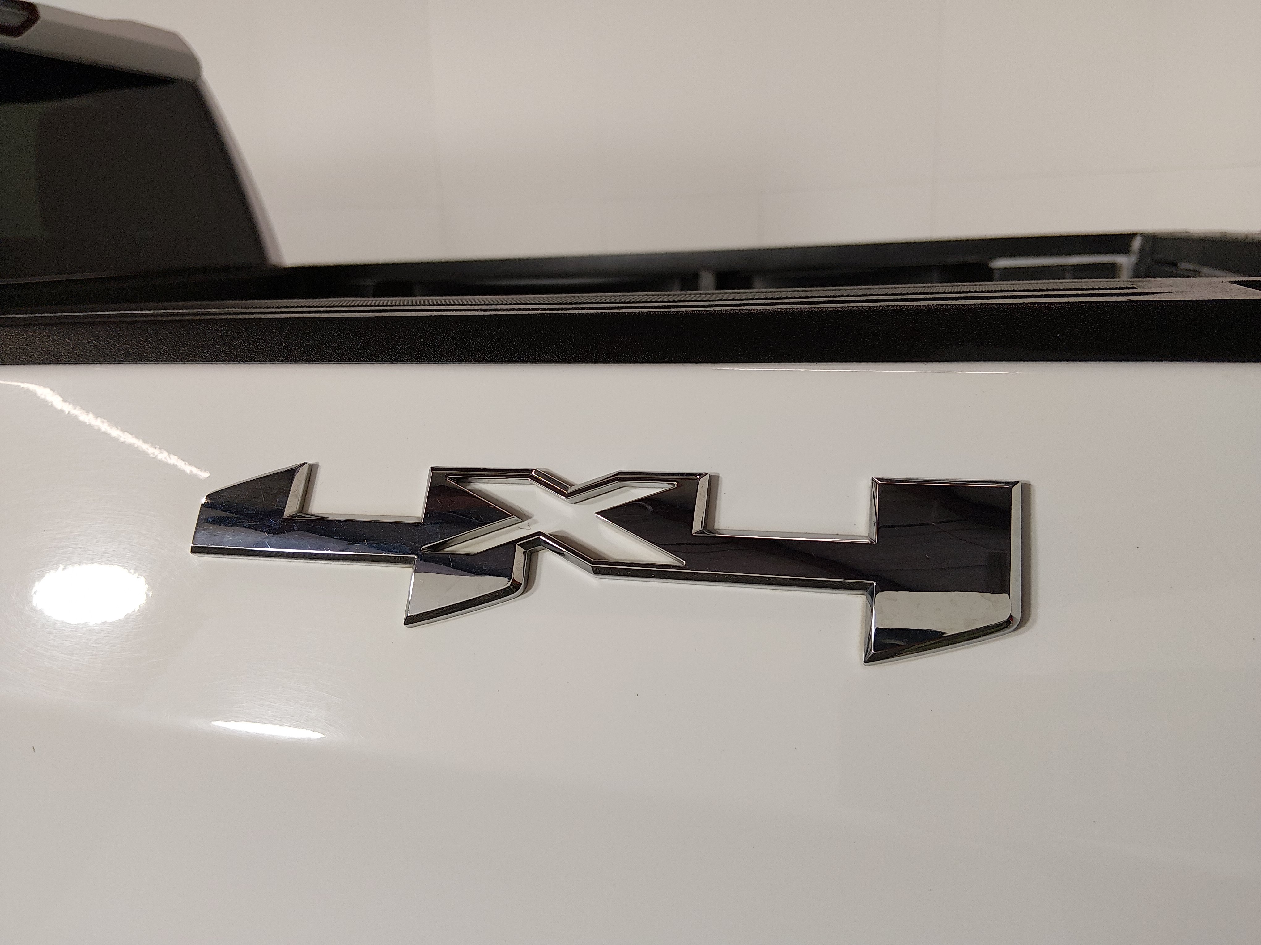 2024 GMC Sierra 1500 SLT - Photo 24