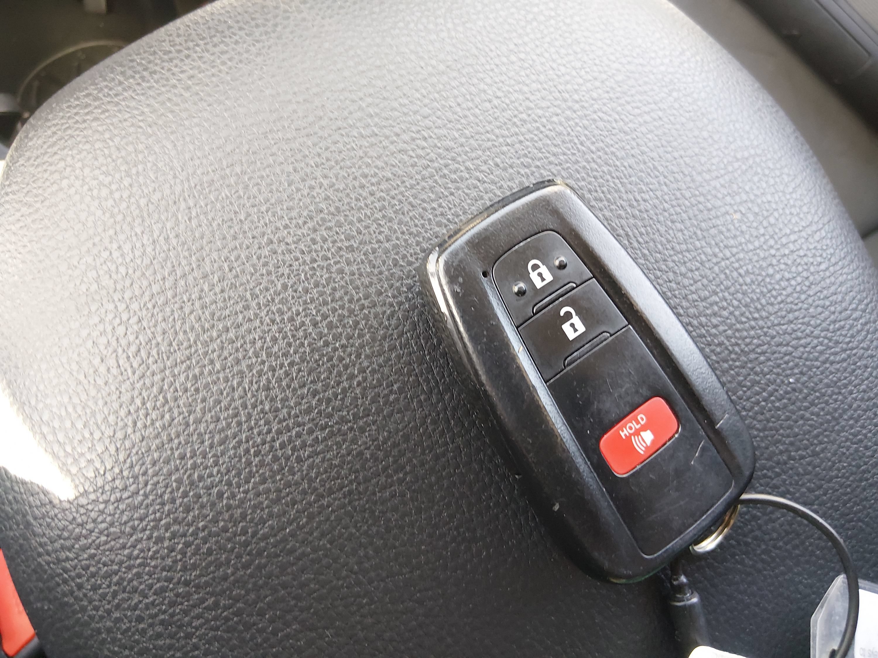 2024 Toyota RAV4 XLE - Photo 15