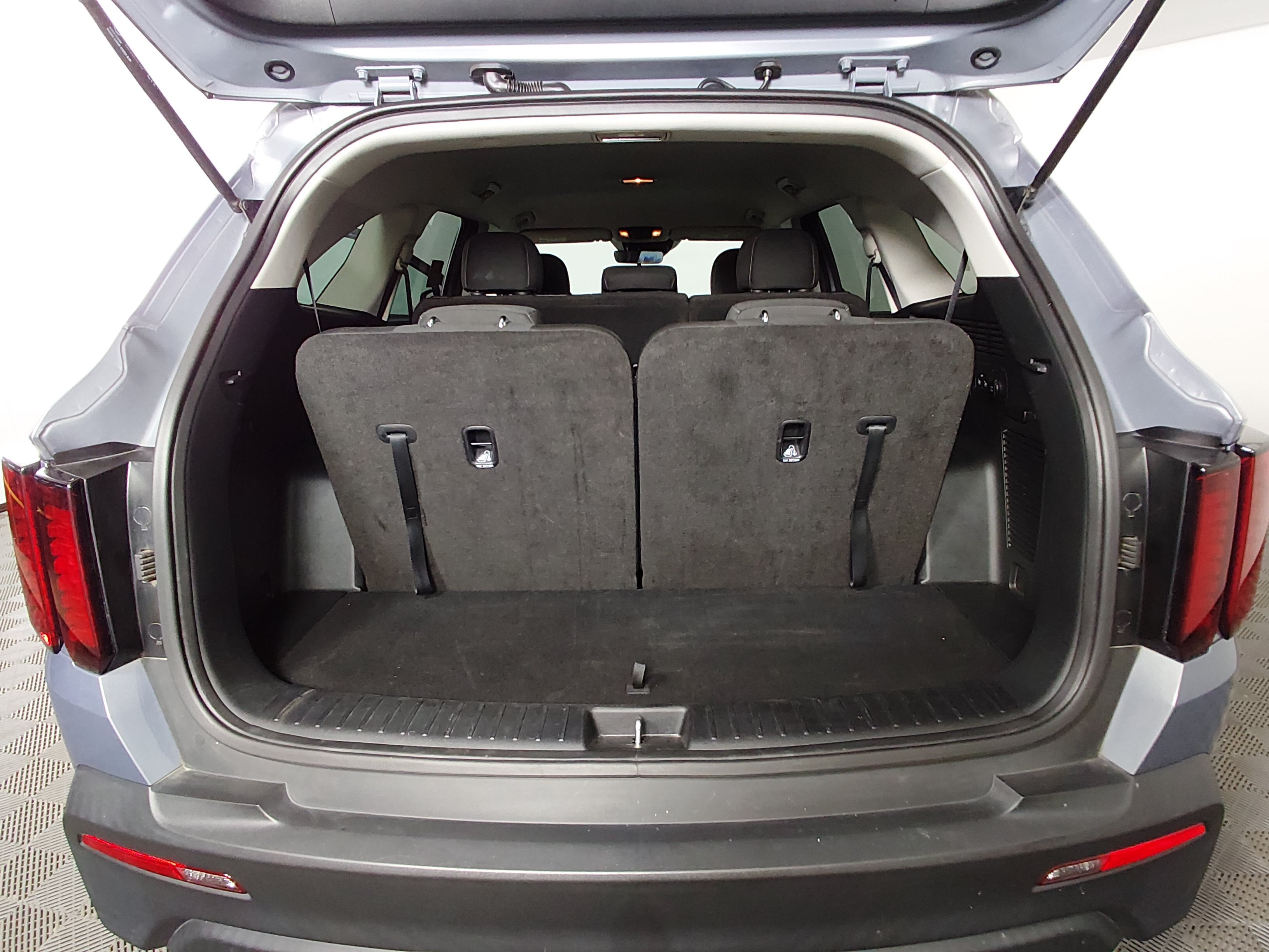 2023 Kia Sorento LX - Photo 11