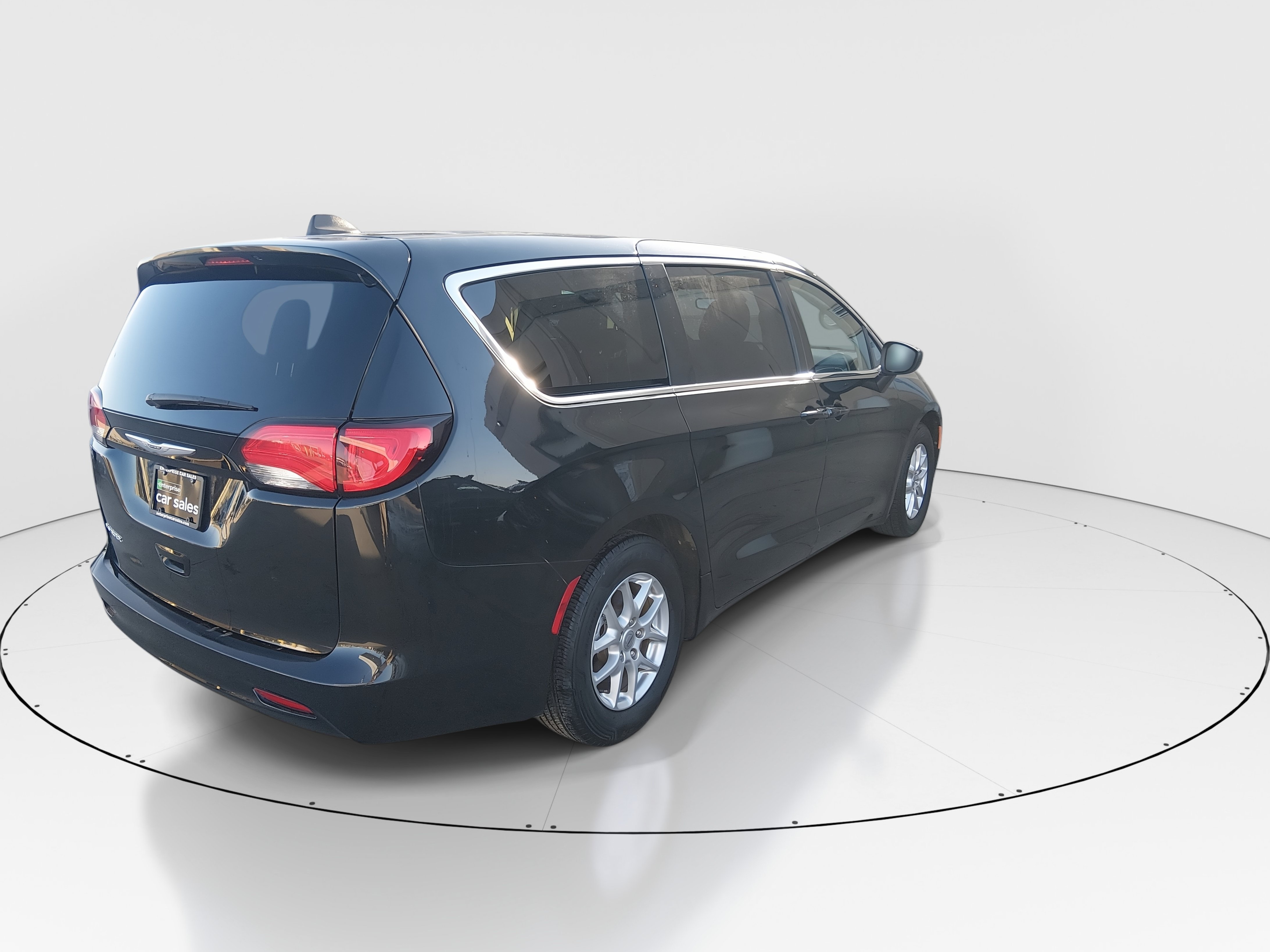 2023 Chrysler Voyager LX - Photo 7