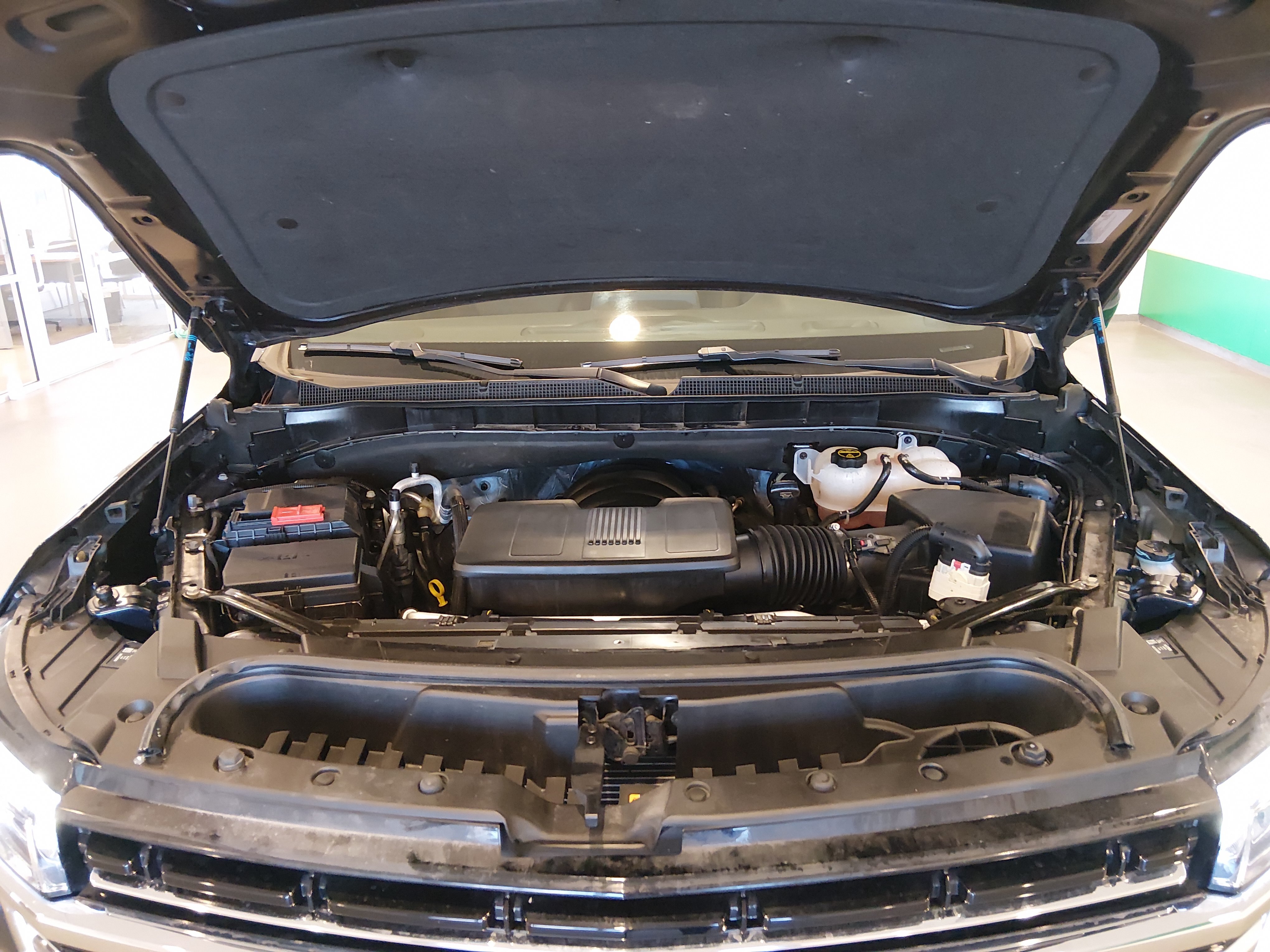2024 Chevrolet Suburban LT - Photo 9
