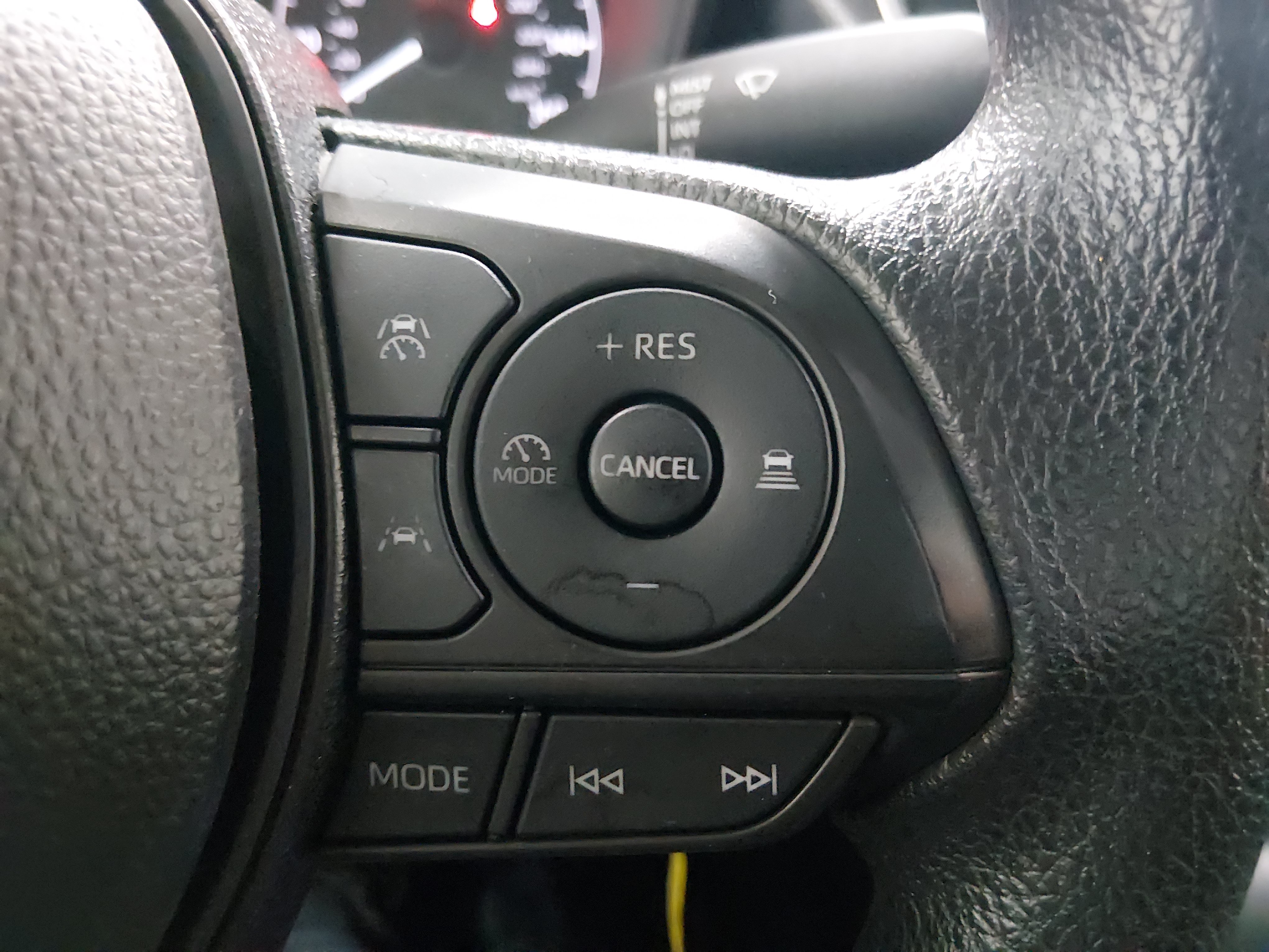 2024 Toyota Corolla LE - Photo 18