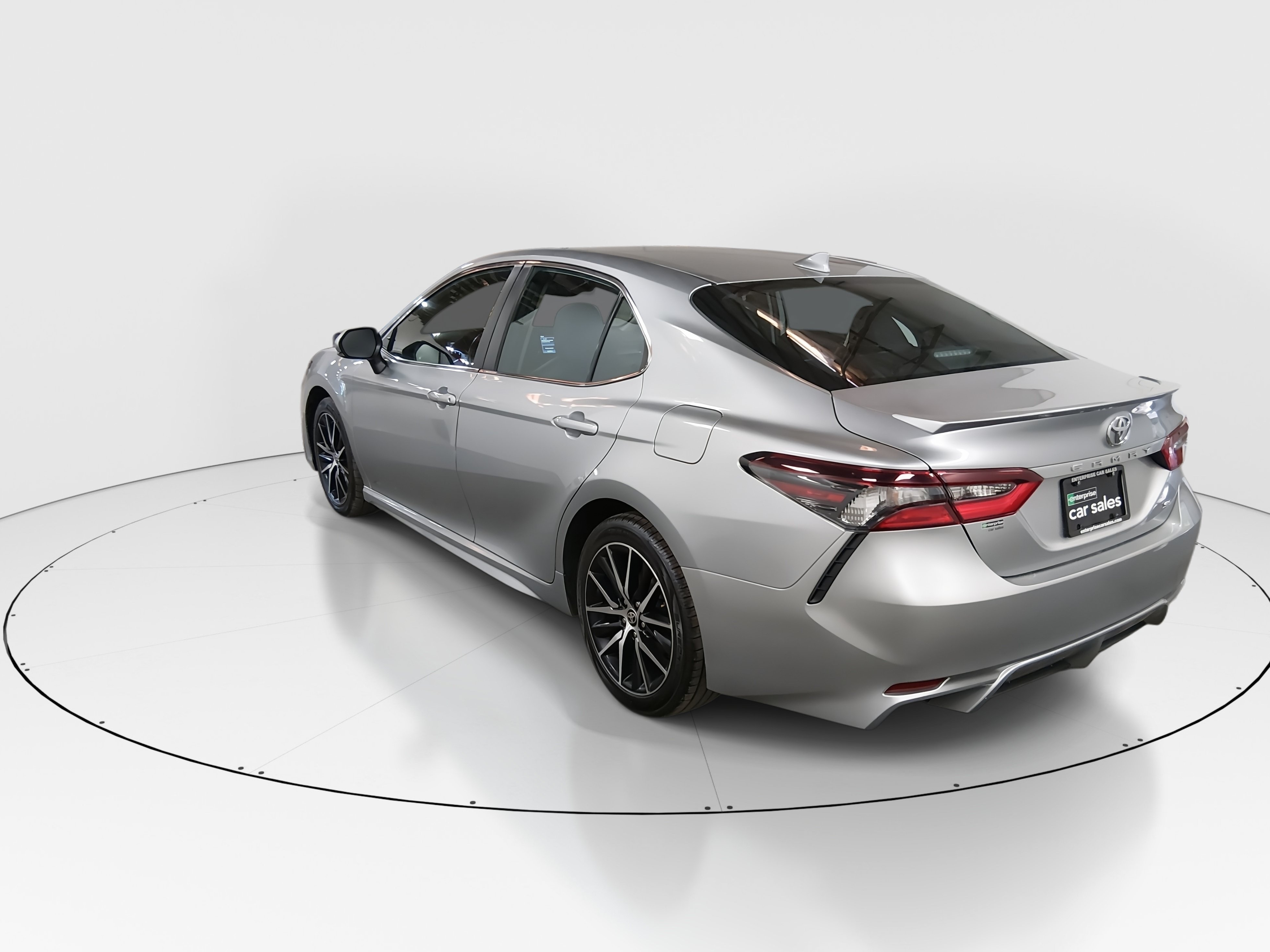 2024 Toyota Camry SE - Photo 5