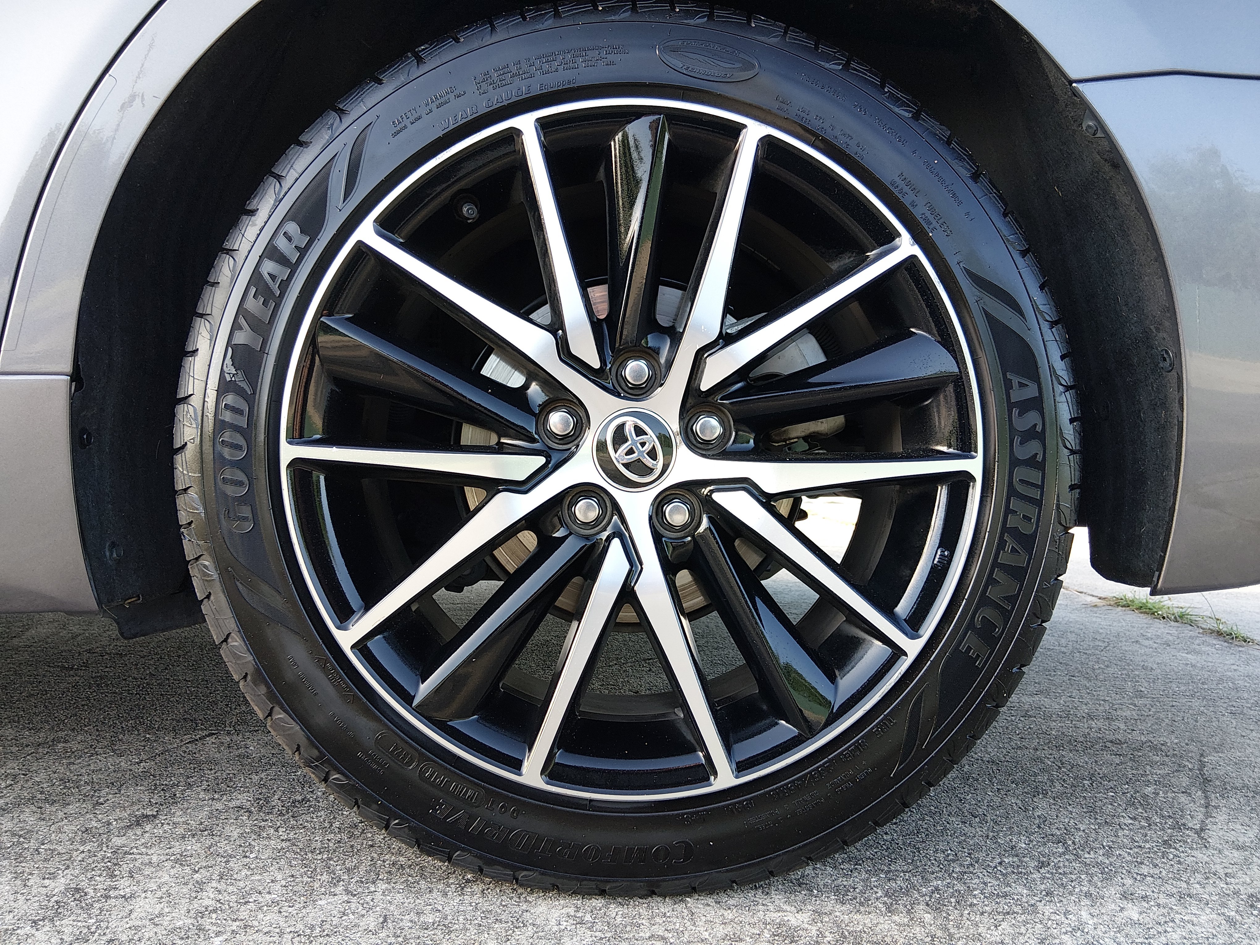 2024 Toyota Camry SE - Photo 10