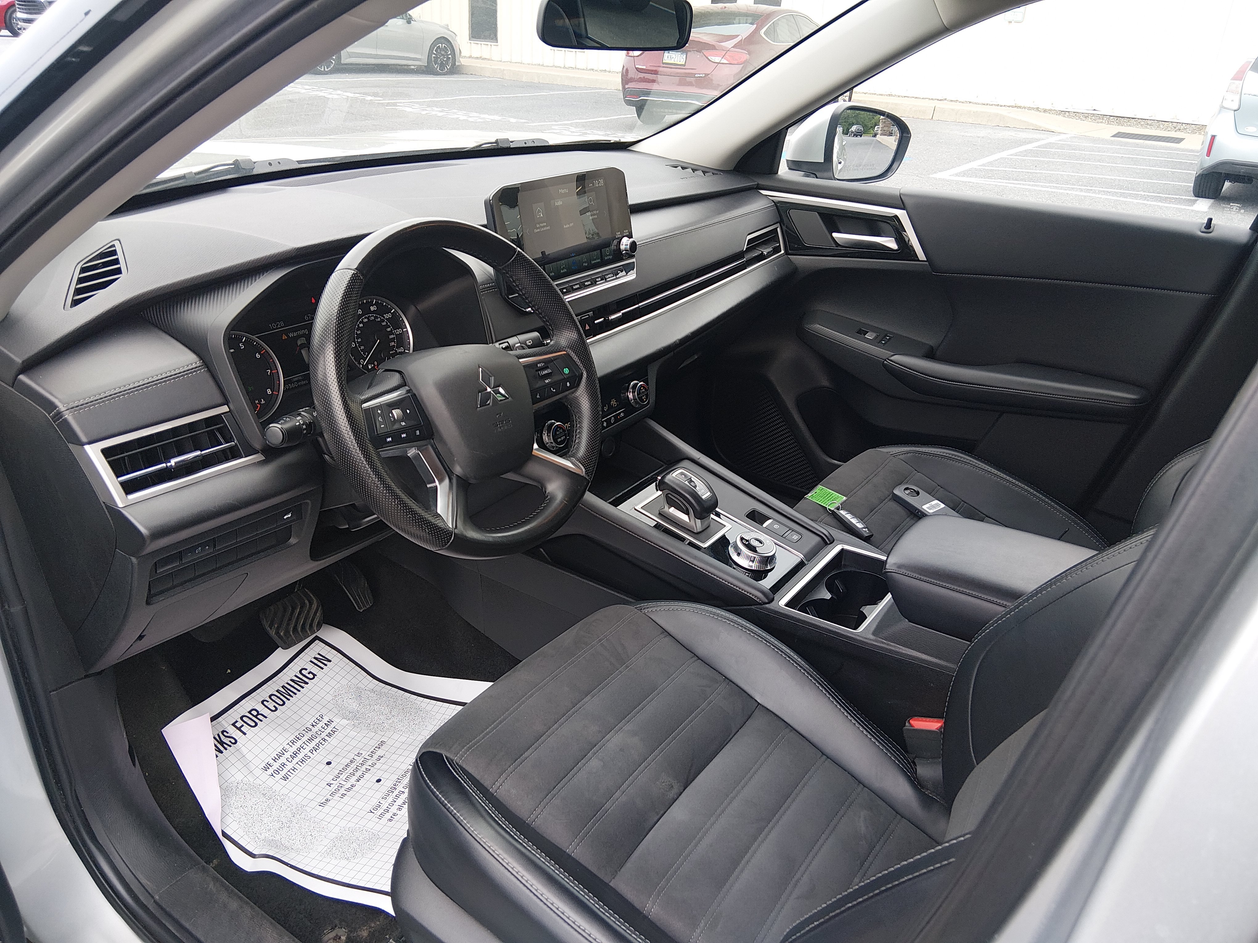 2024 Mitsubishi Outlander SE - Photo 13