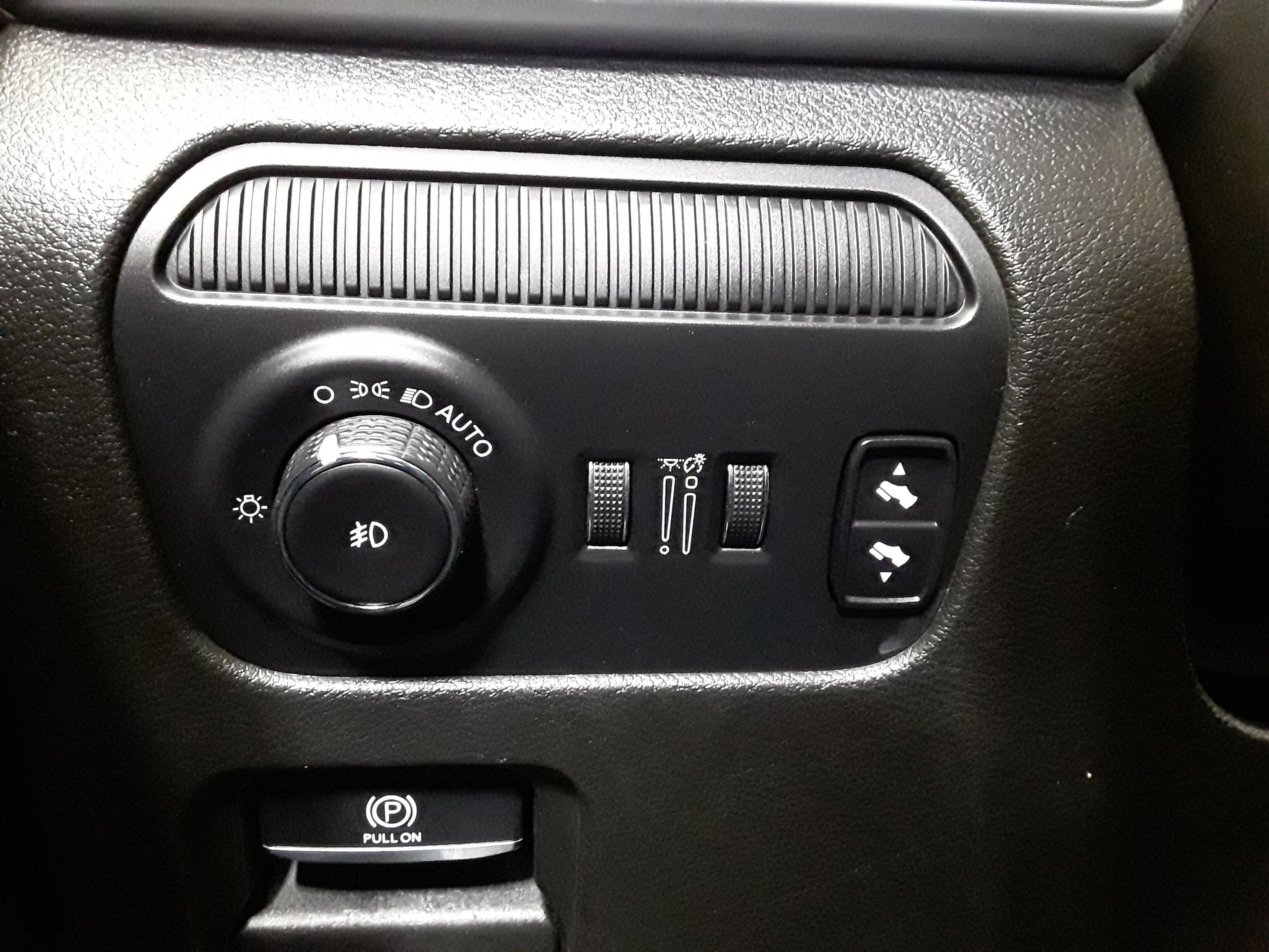 2023 Jeep Wagoneer L Series III - Photo 26