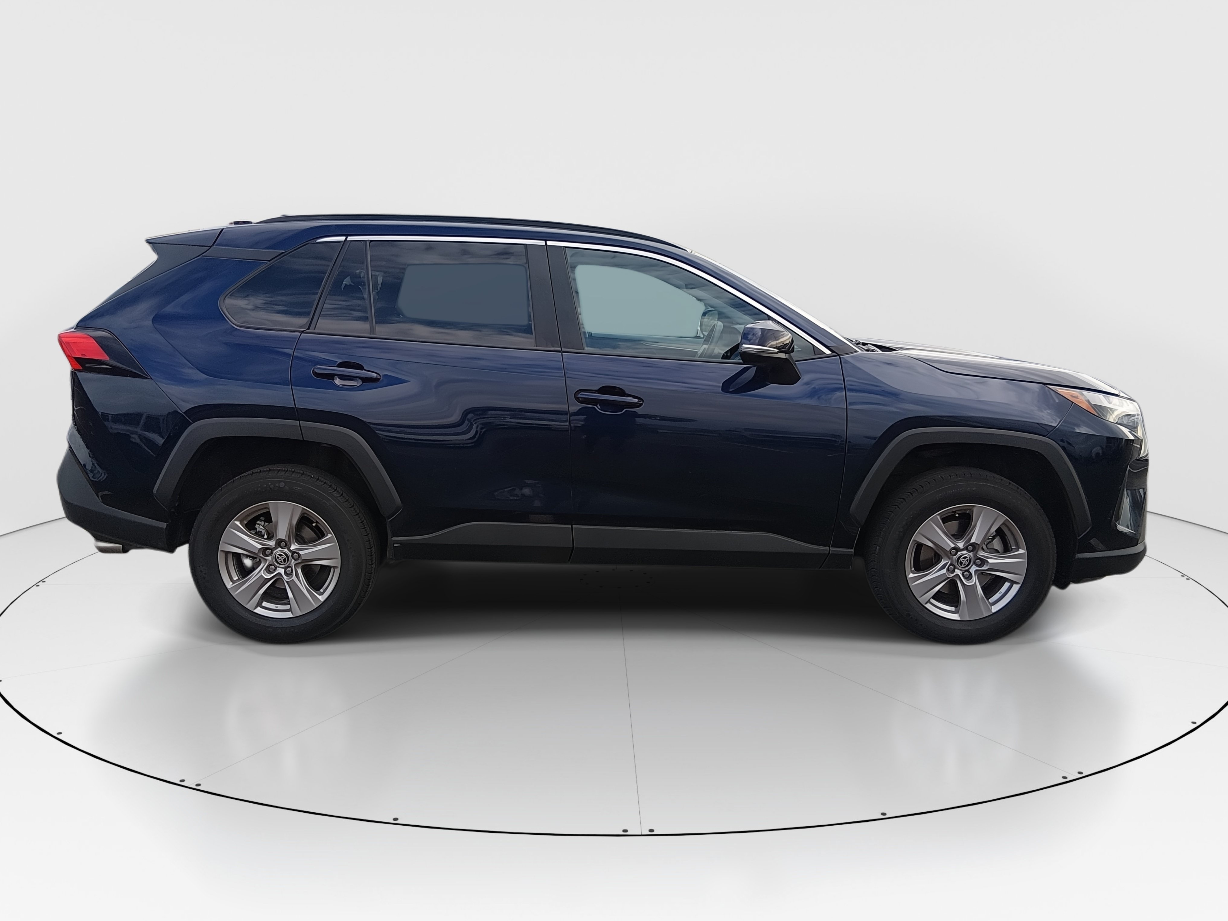 2024 Toyota RAV4 XLE - Photo 8