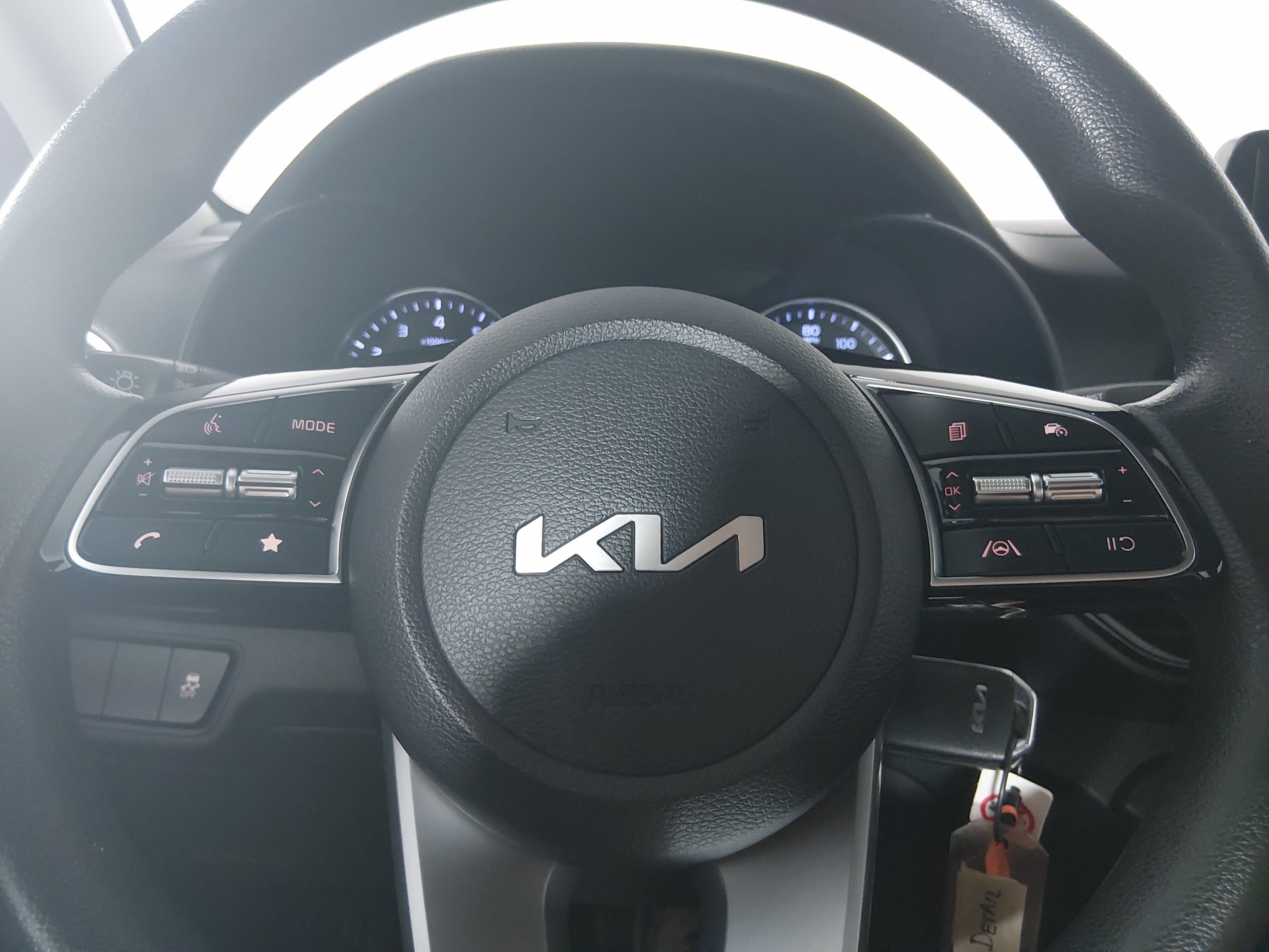 2024 Kia Forte LXS - Photo 12