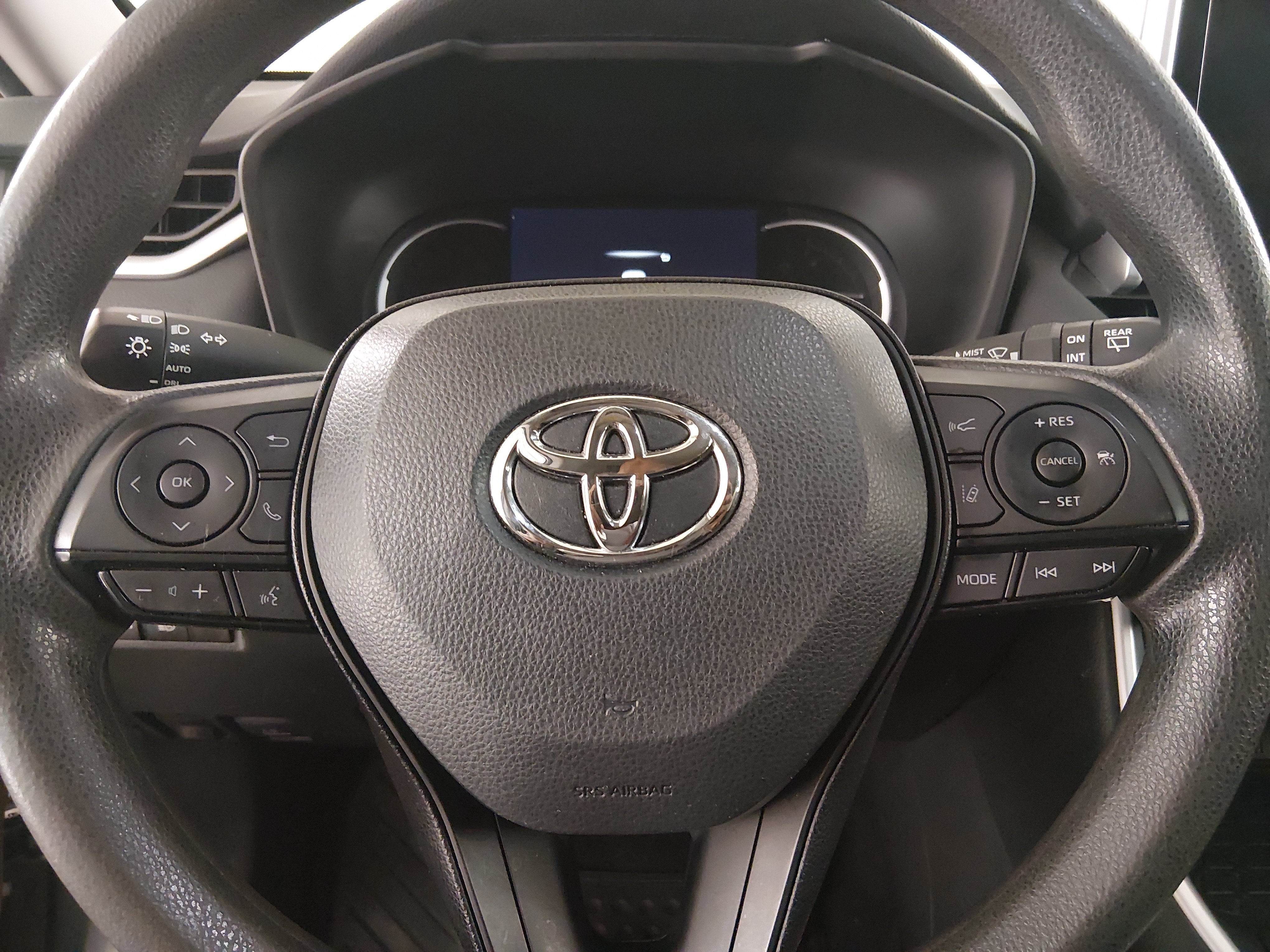 2024 Toyota RAV4 XLE - Photo 12