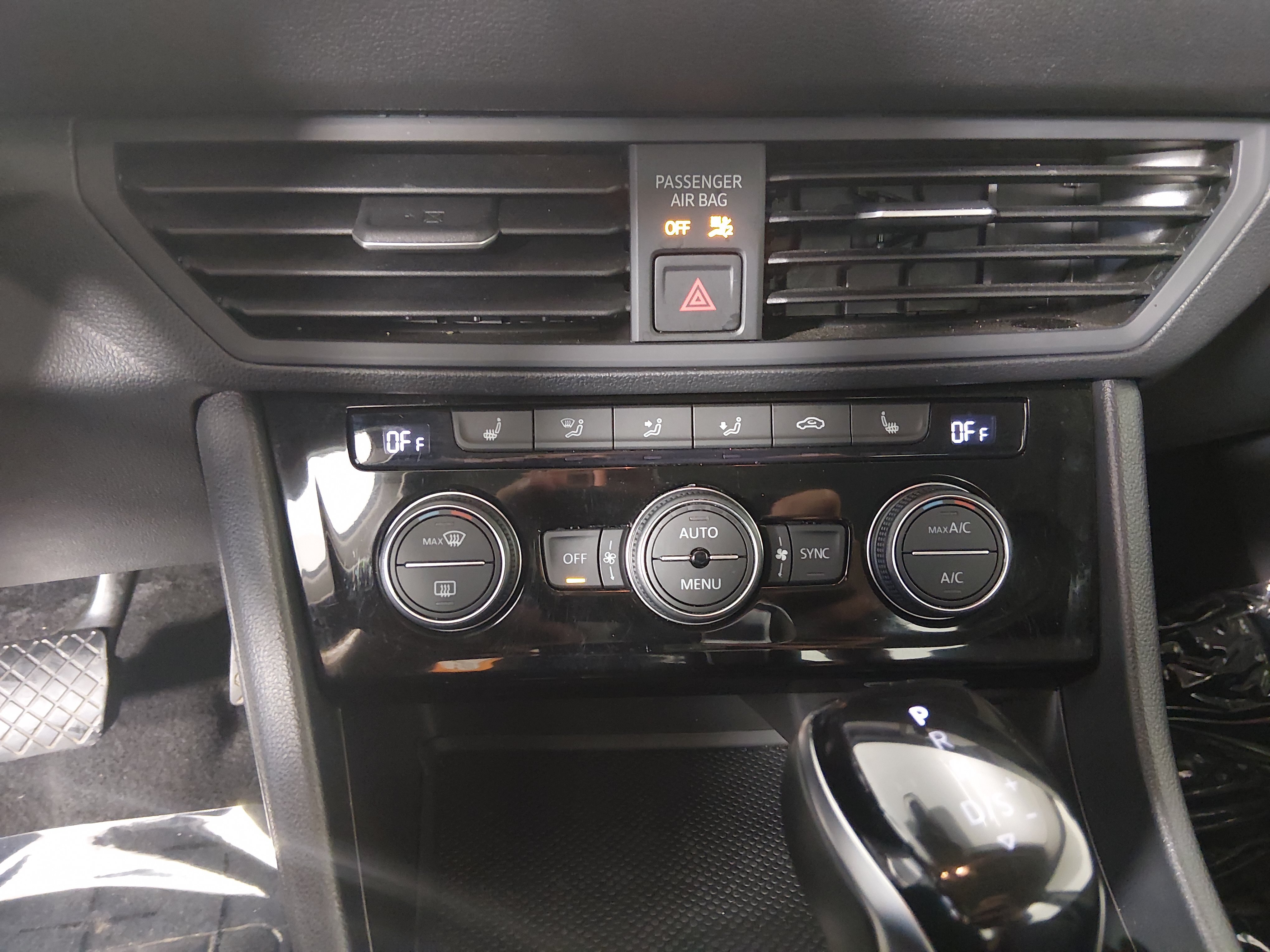 2024 Volkswagen Jetta SE - Photo 17