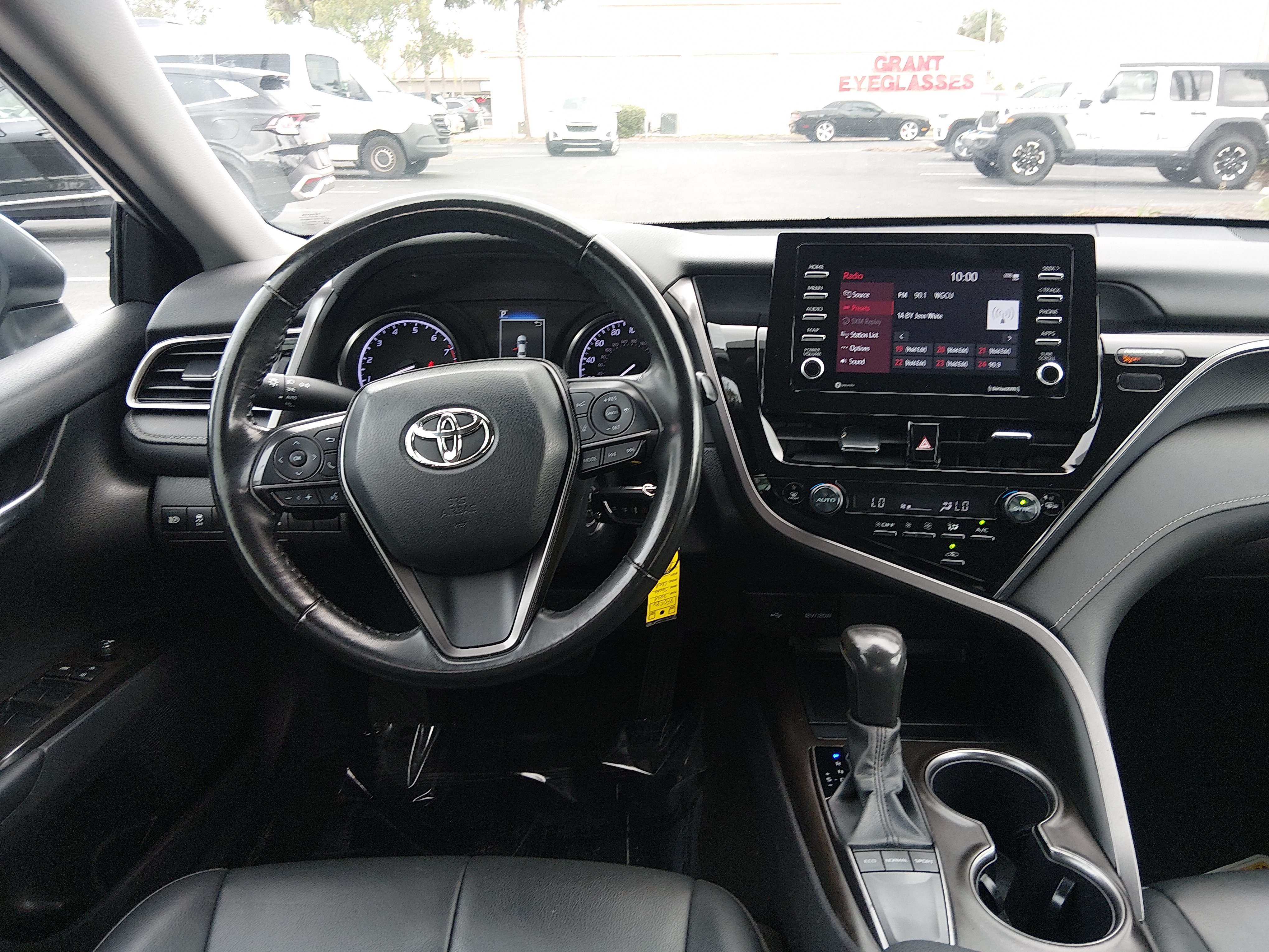 2024 Toyota Camry SE - Photo 12