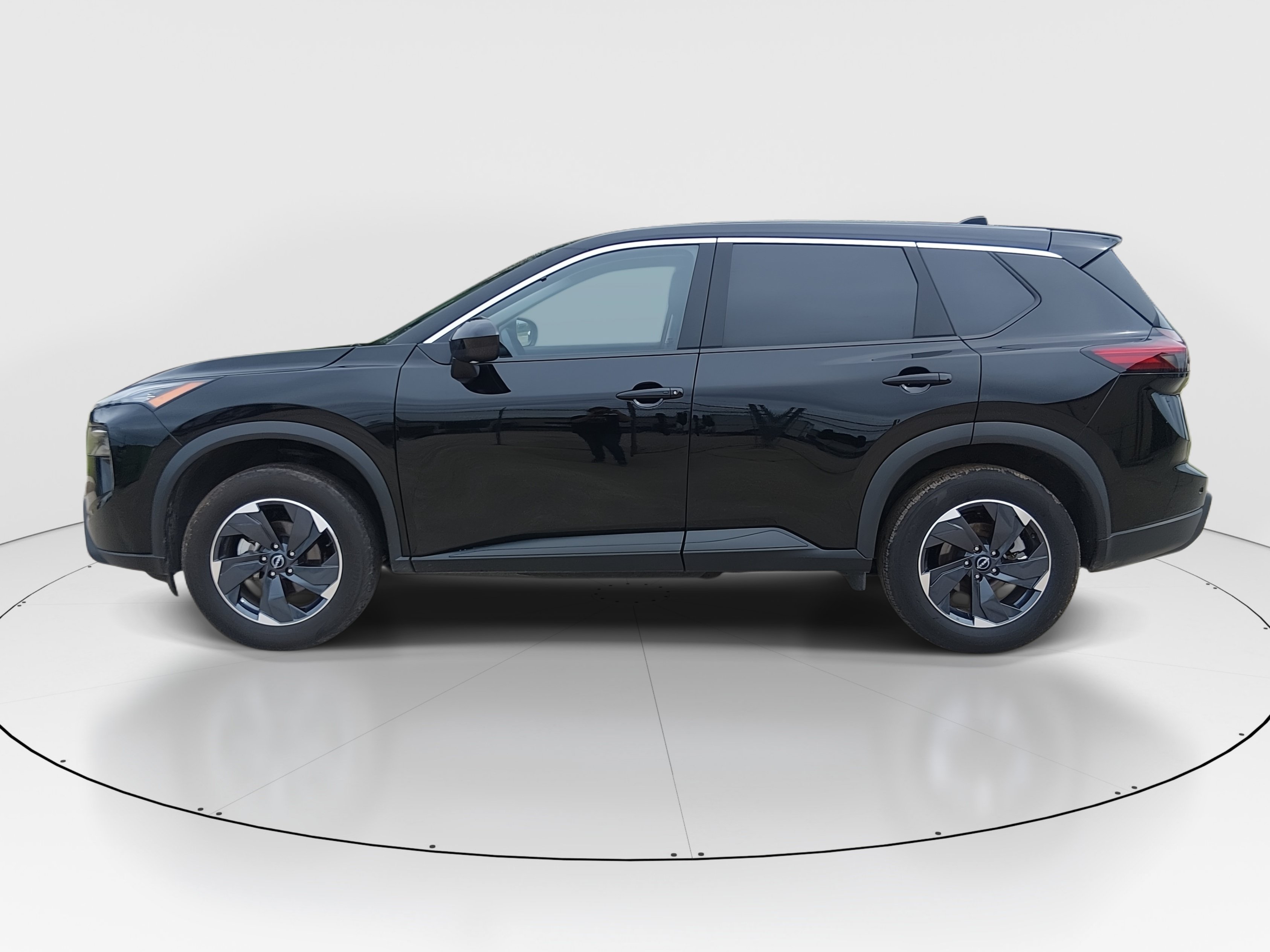 2025 Nissan Rogue SV - Photo 4