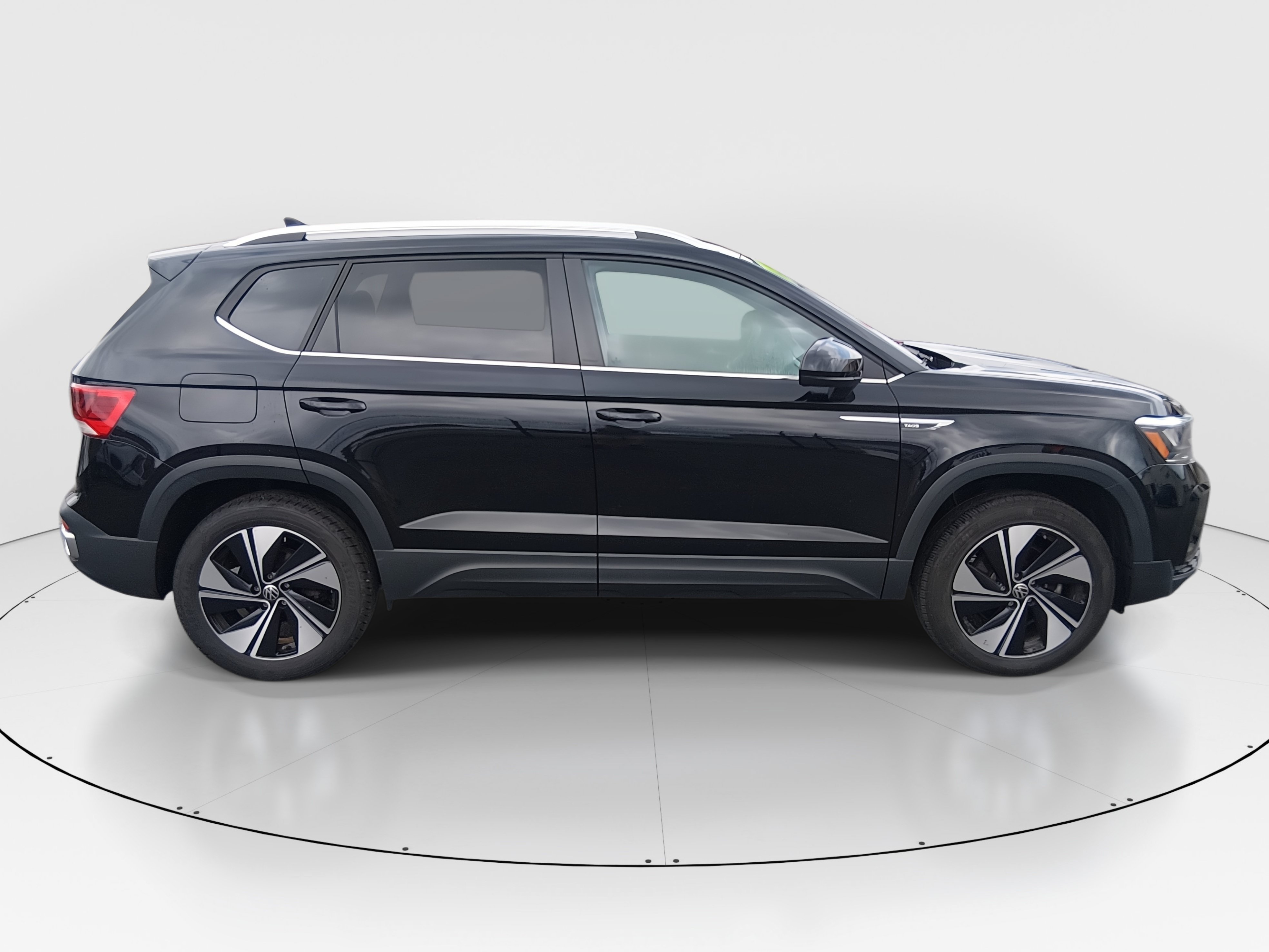 2024 Volkswagen Taos SE - Photo 8
