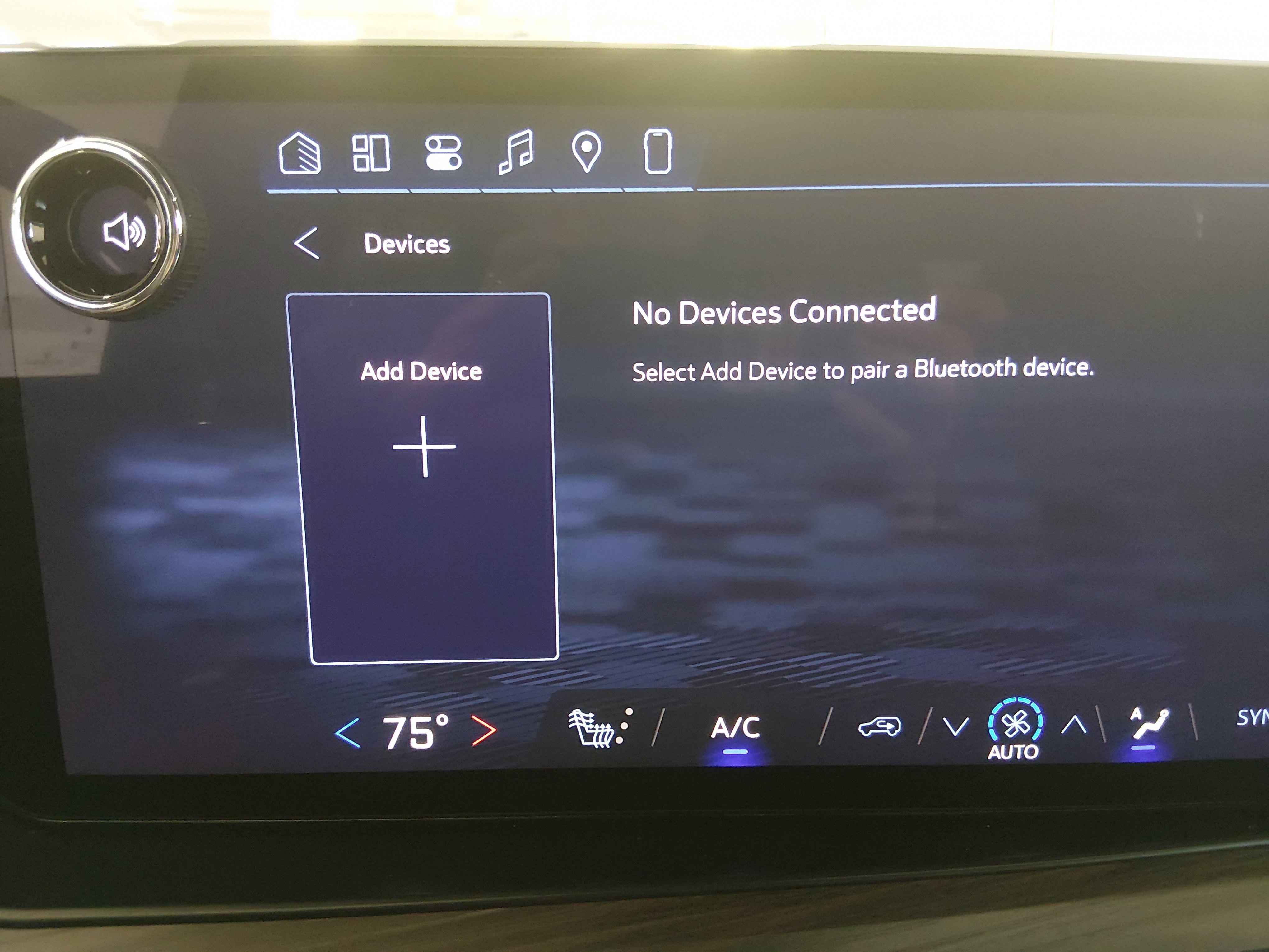 2025 Chevrolet Suburban Z71 - Photo 30