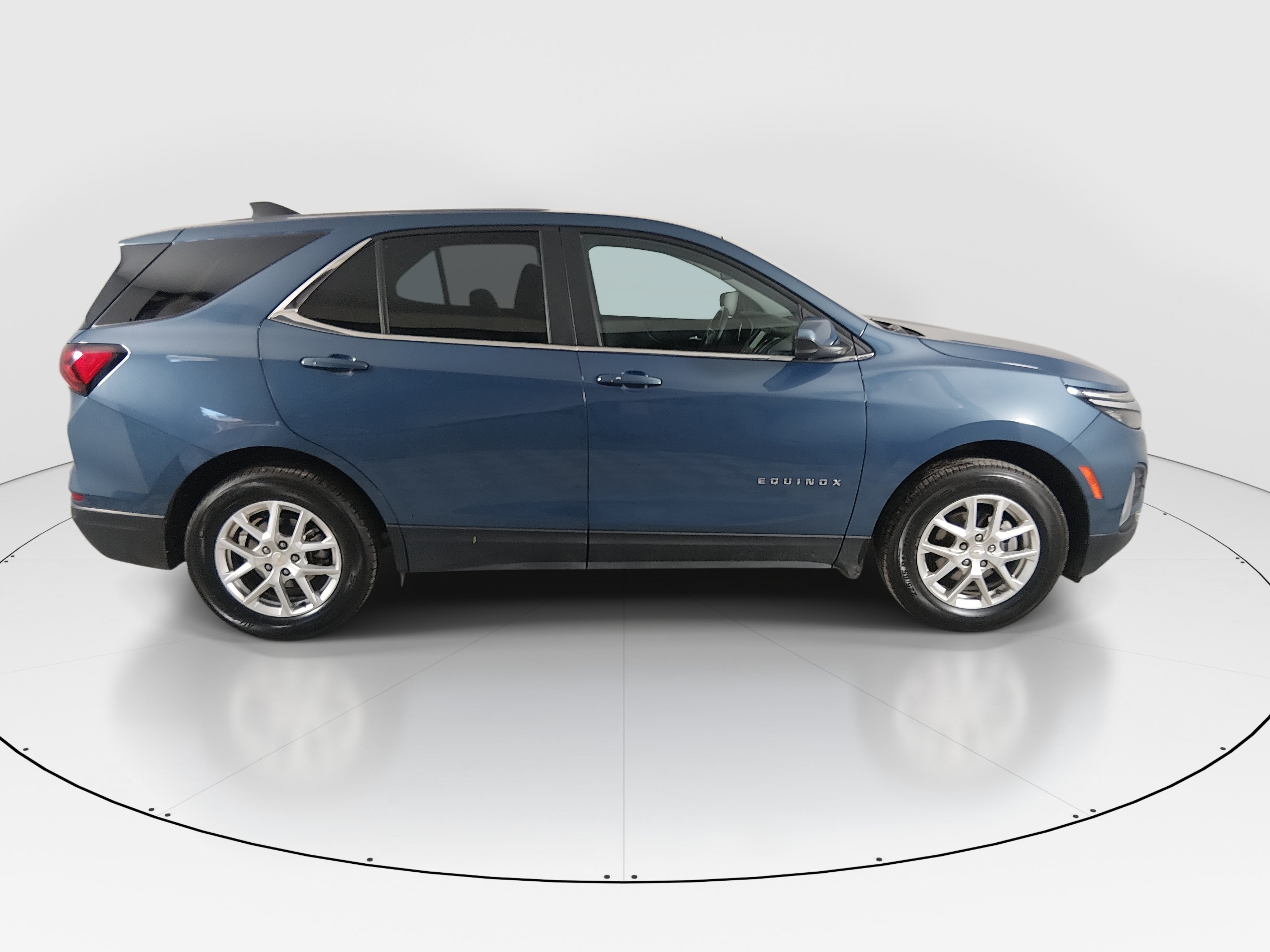 2024 Chevrolet Equinox LT - Photo 8