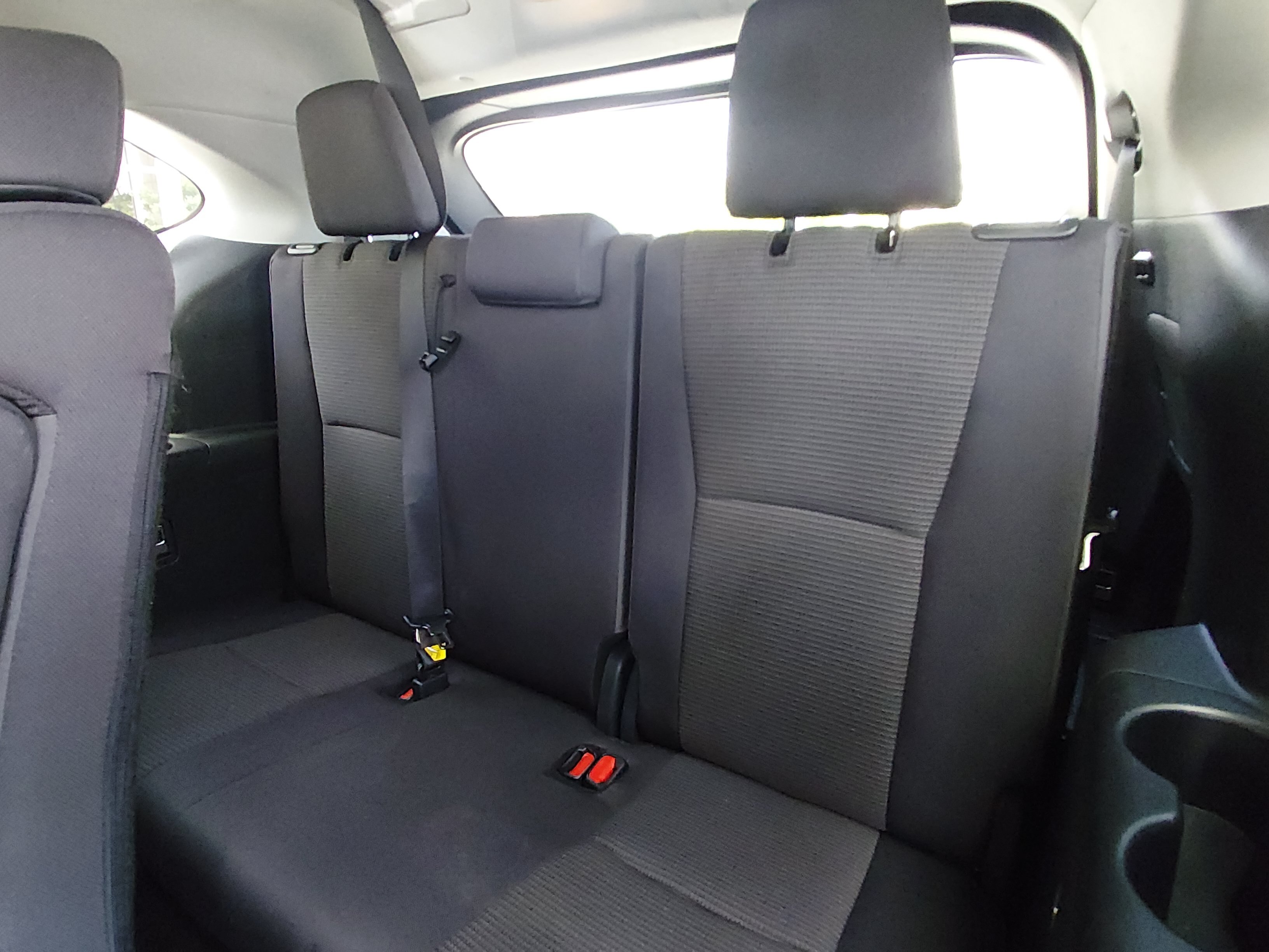 2025 Toyota Highlander LE - Photo 18
