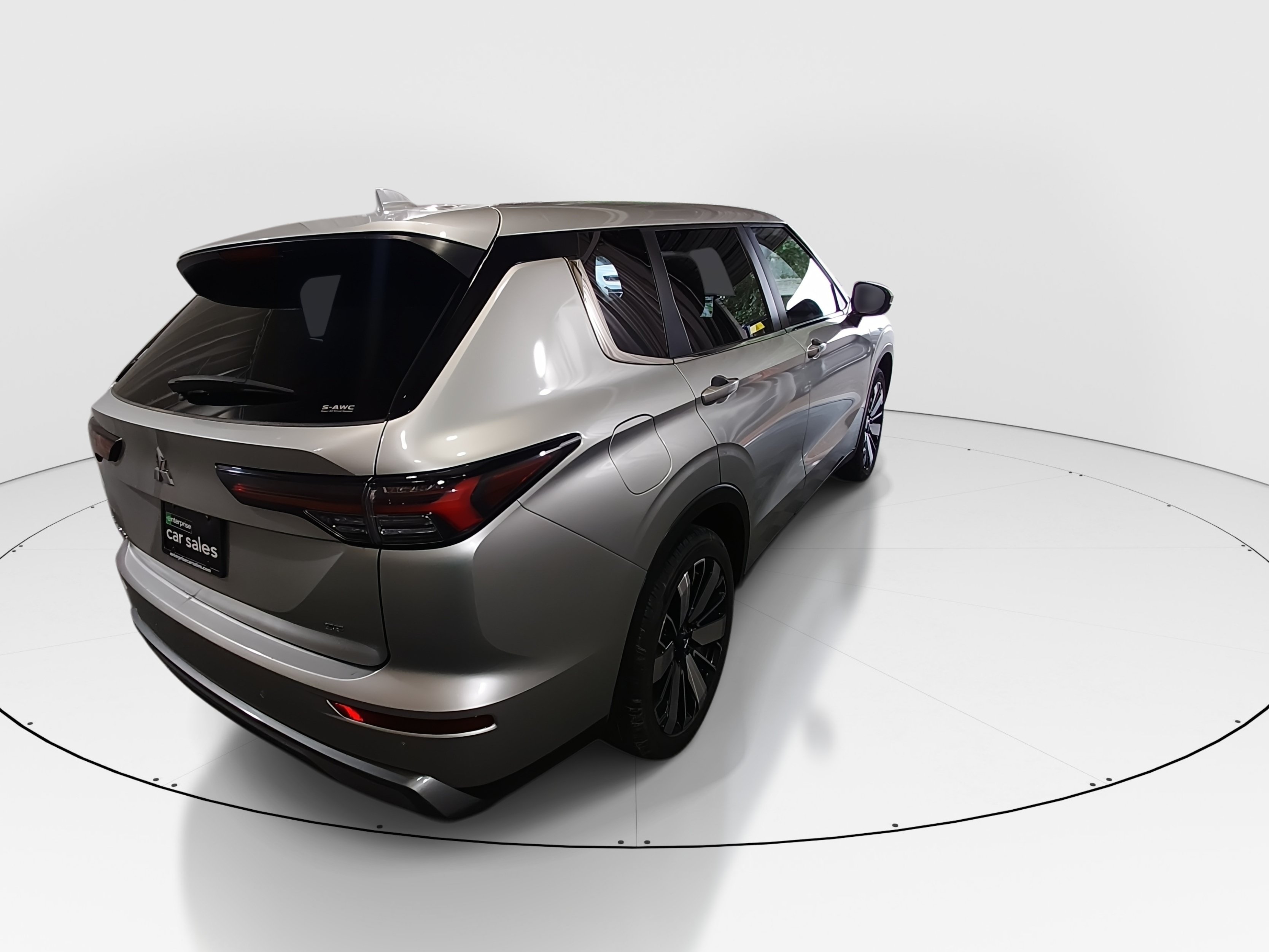 2025 Mitsubishi Outlander SE - Photo 7