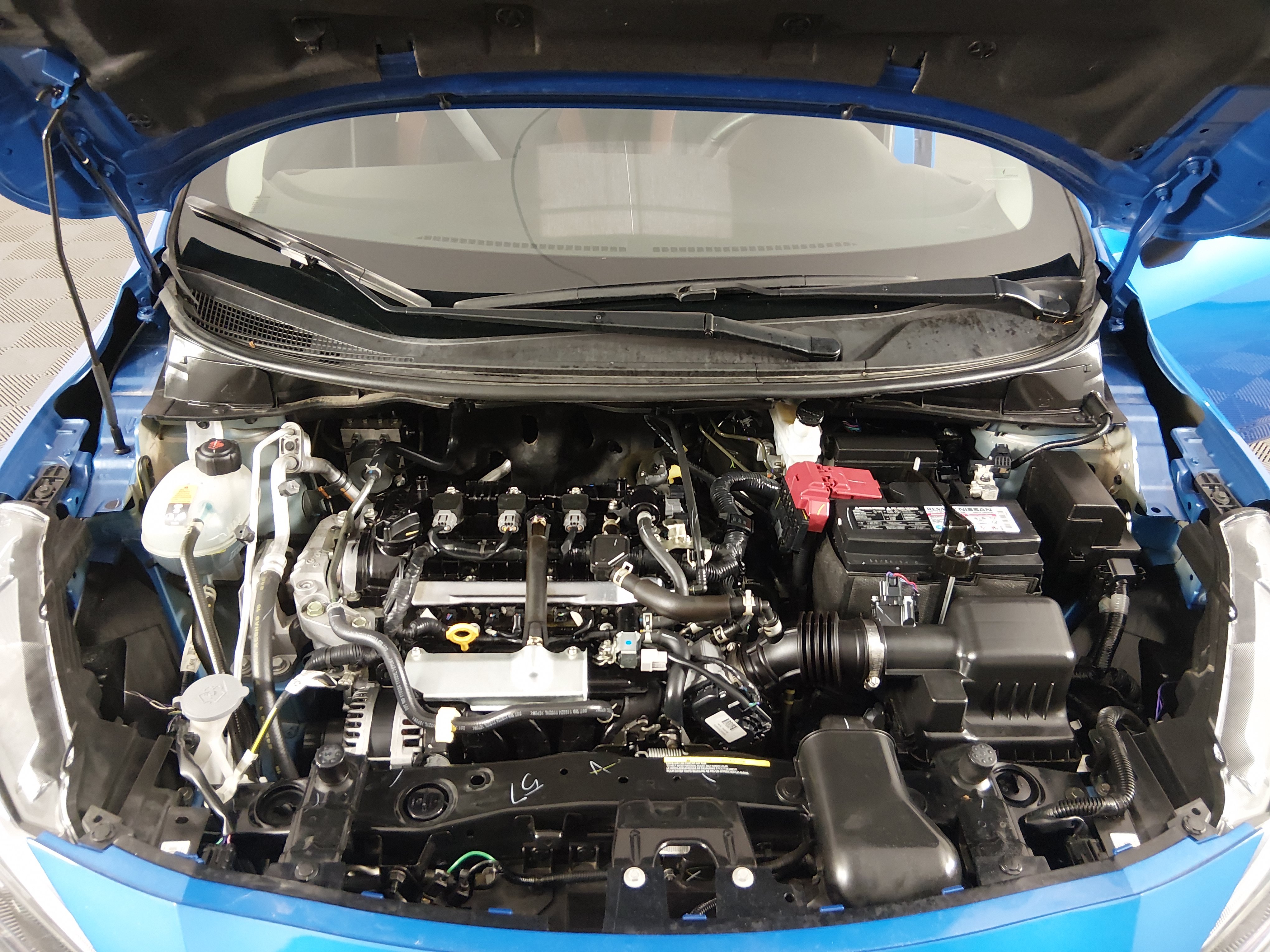 2024 Nissan Versa Sedan SR - Photo 9