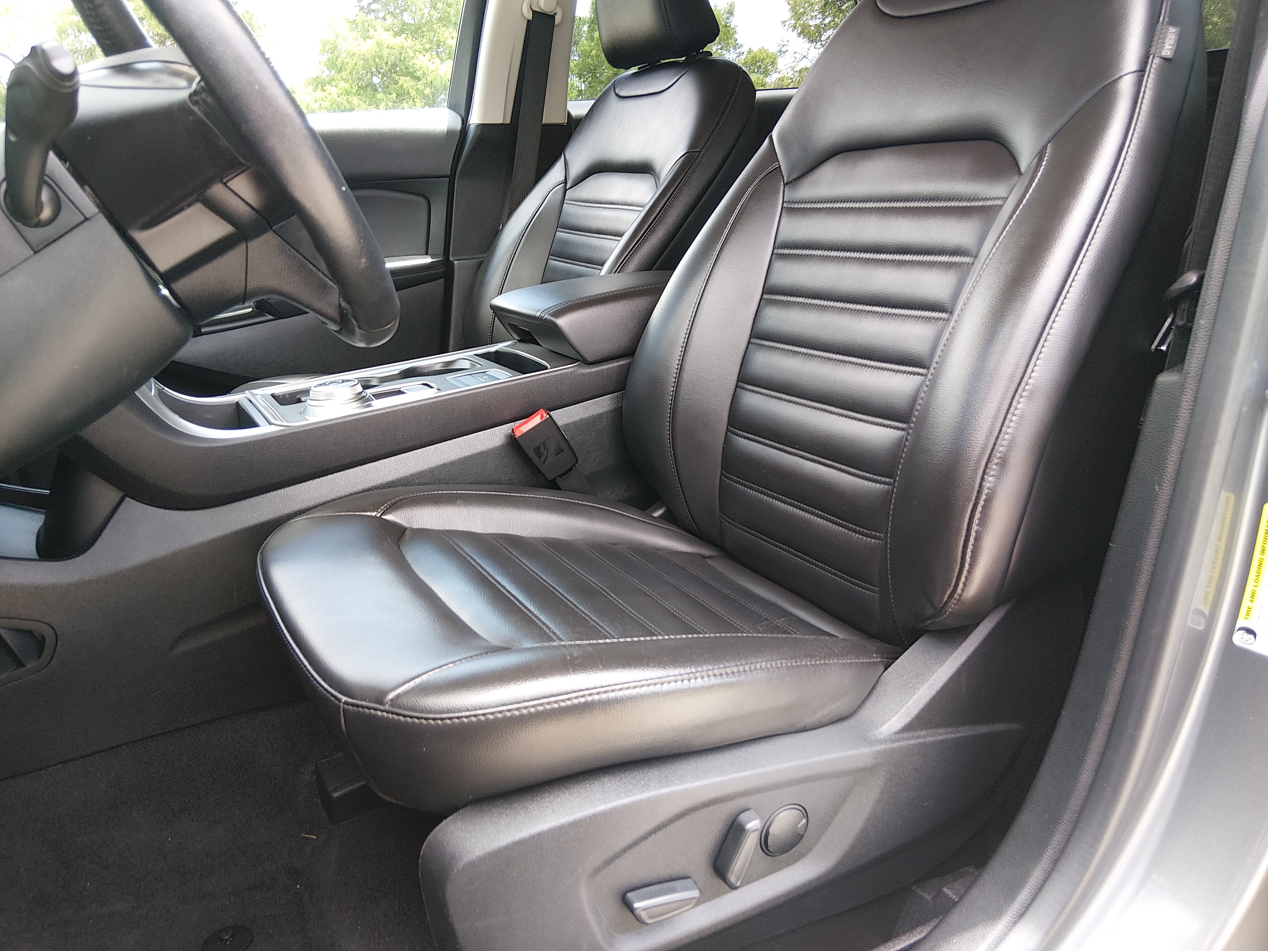 2024 Ford Edge SEL - Photo 19