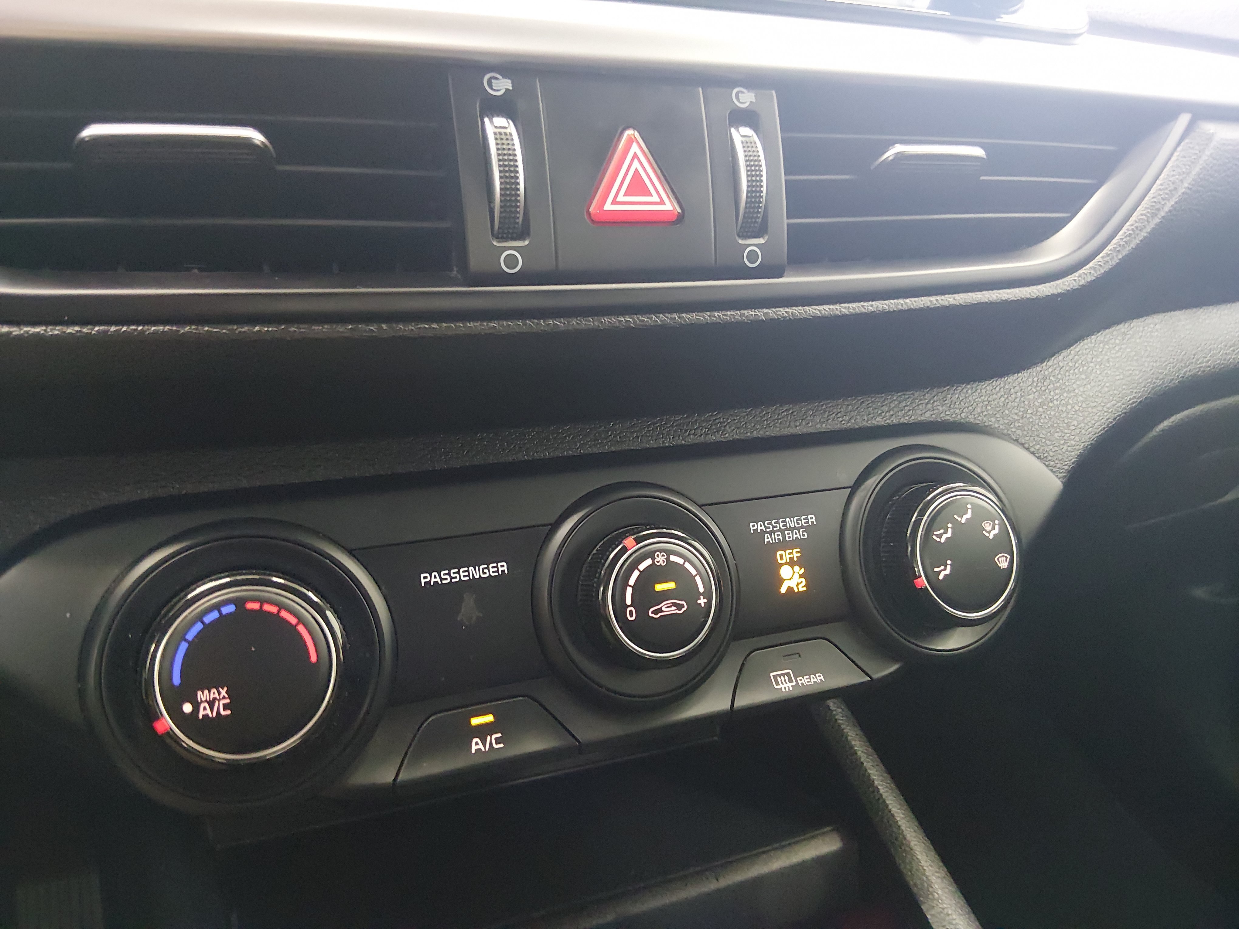 2024 Kia Forte LXS - Photo 13
