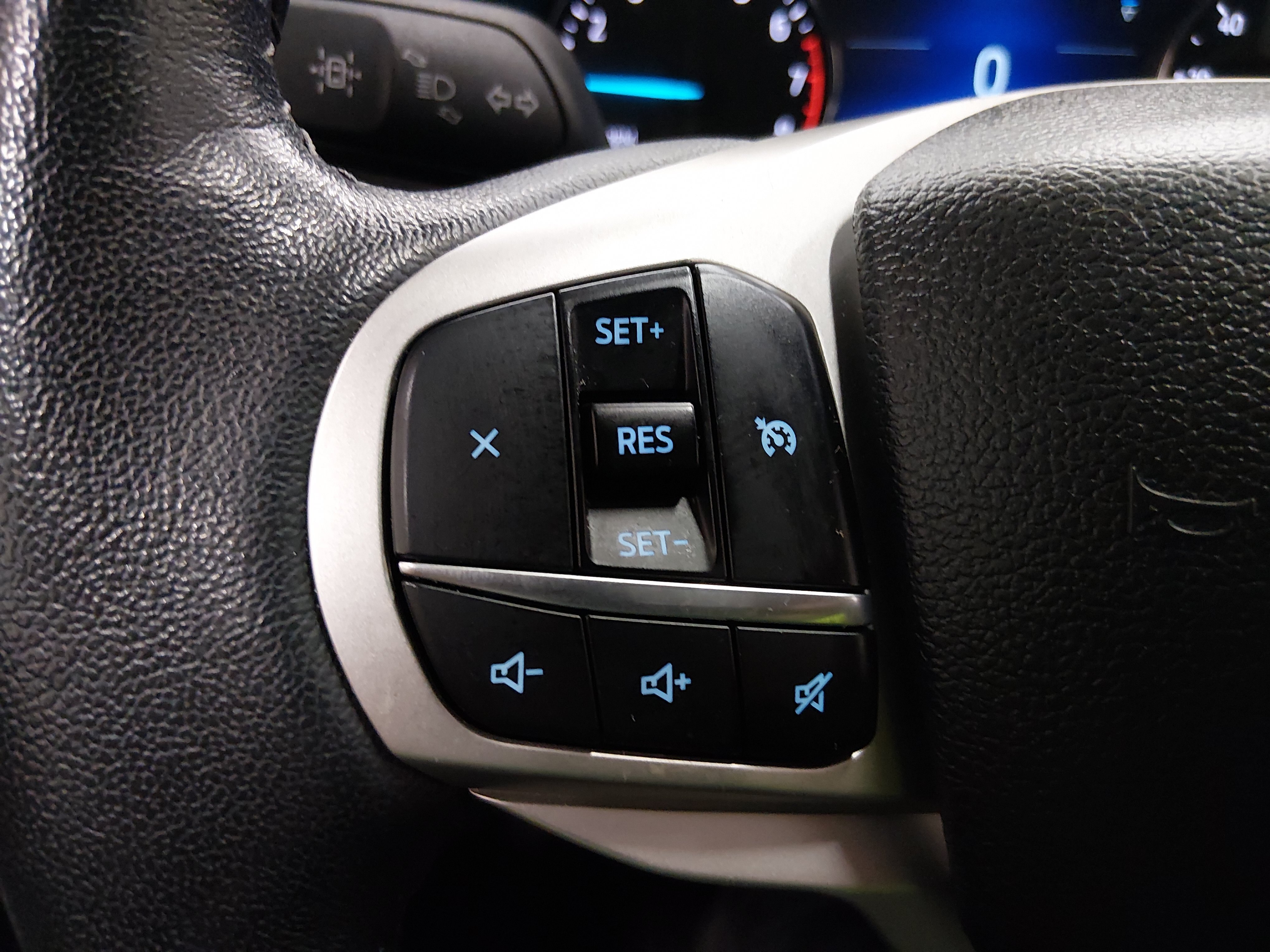 2023 Ford Explorer XLT - Photo 18