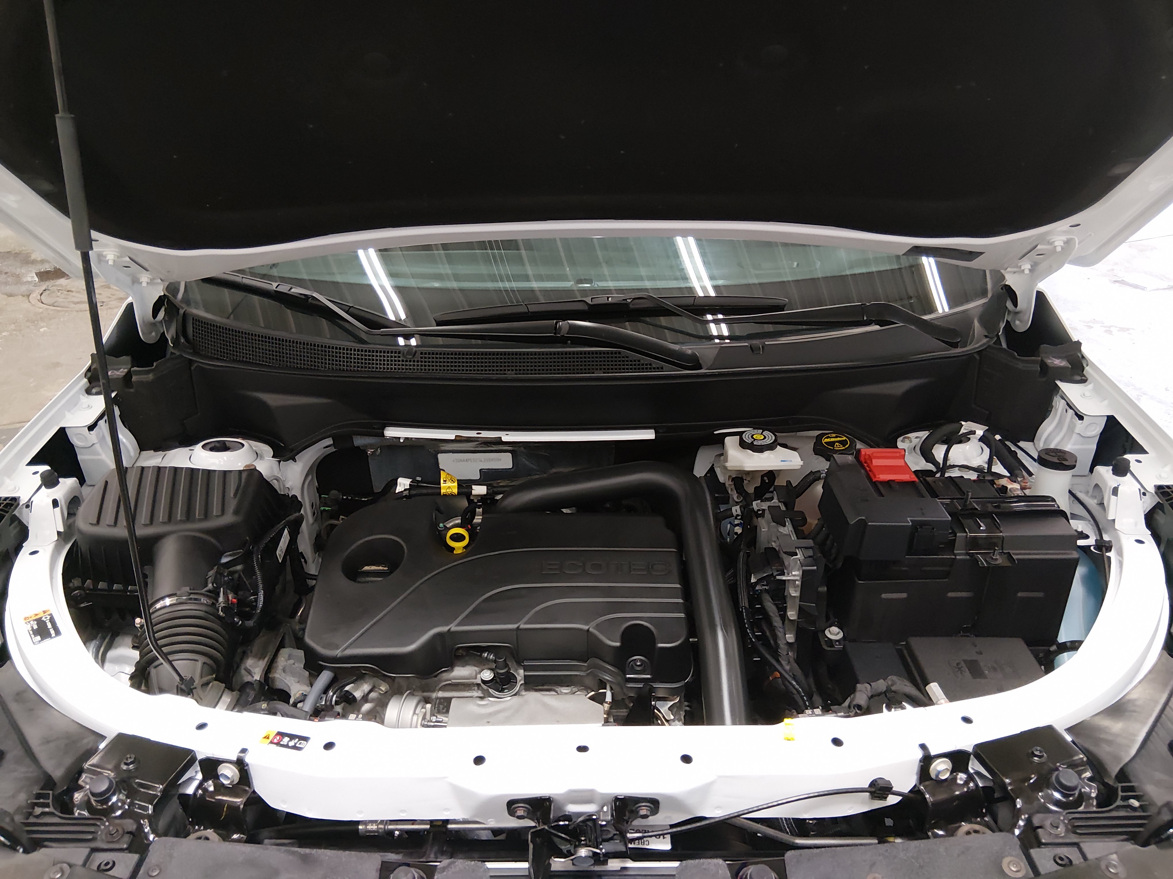 2025 Chevrolet Equinox LT - Photo 9
