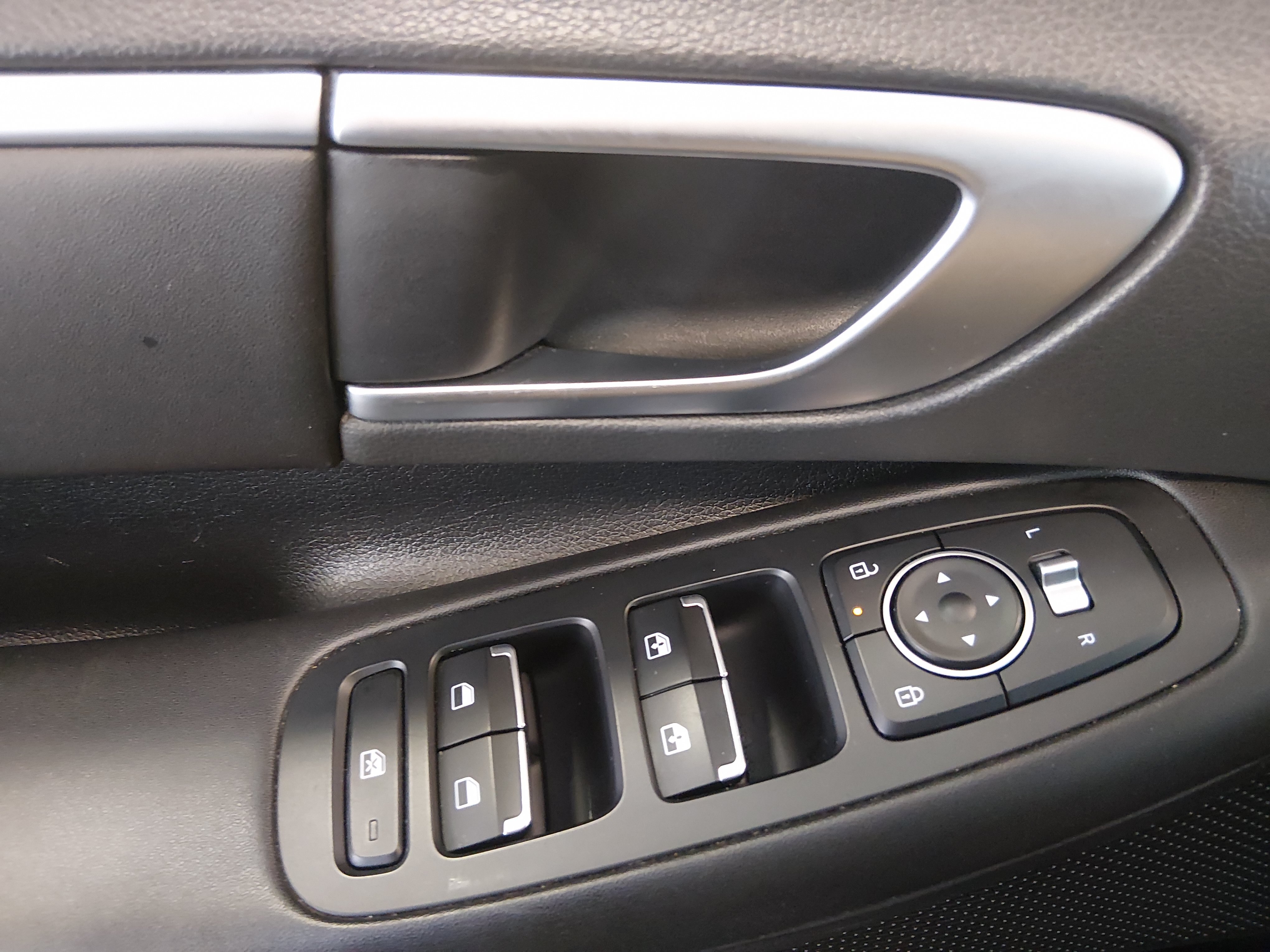 2024 Hyundai Sonata SEL - Photo 20