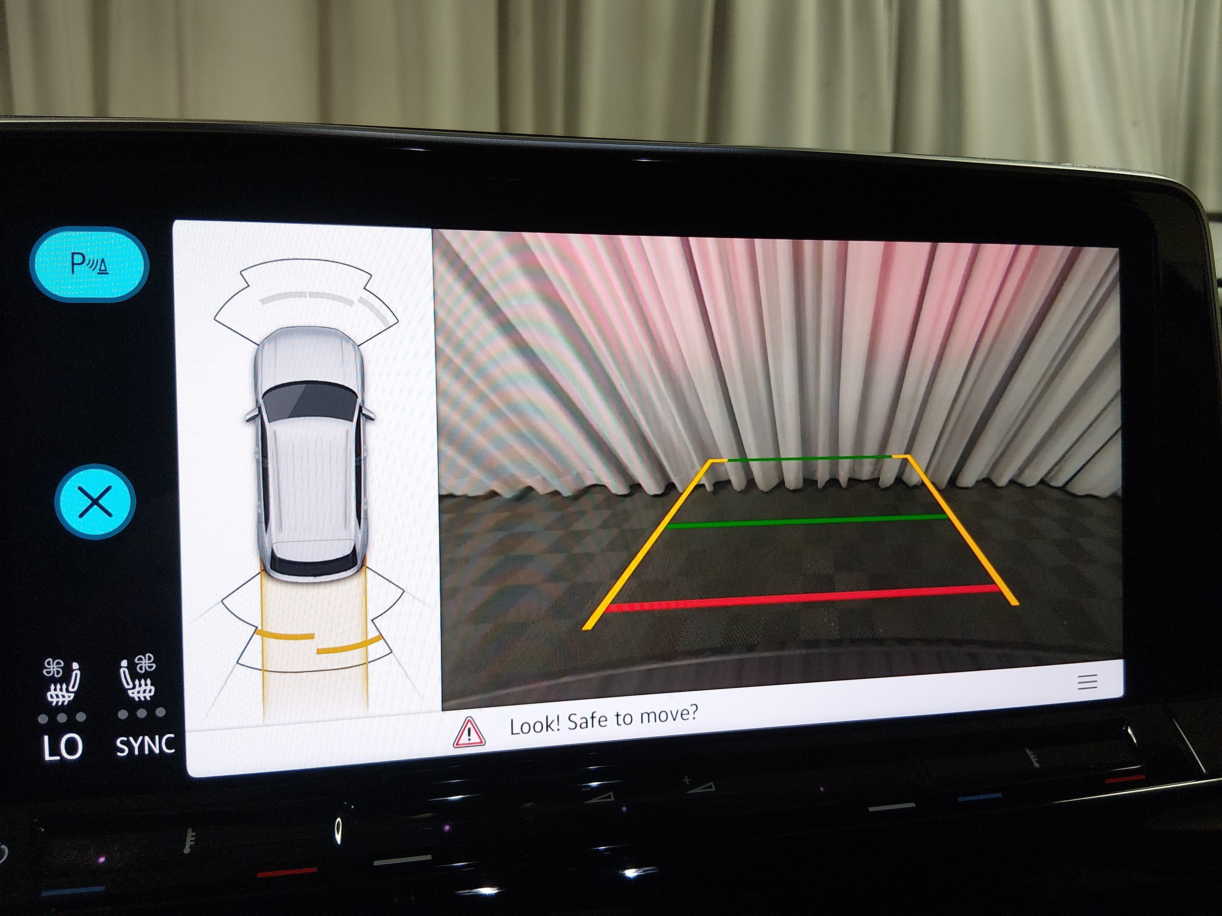 2024 Volkswagen Atlas Cross Sport SE w/Tech - Photo 17