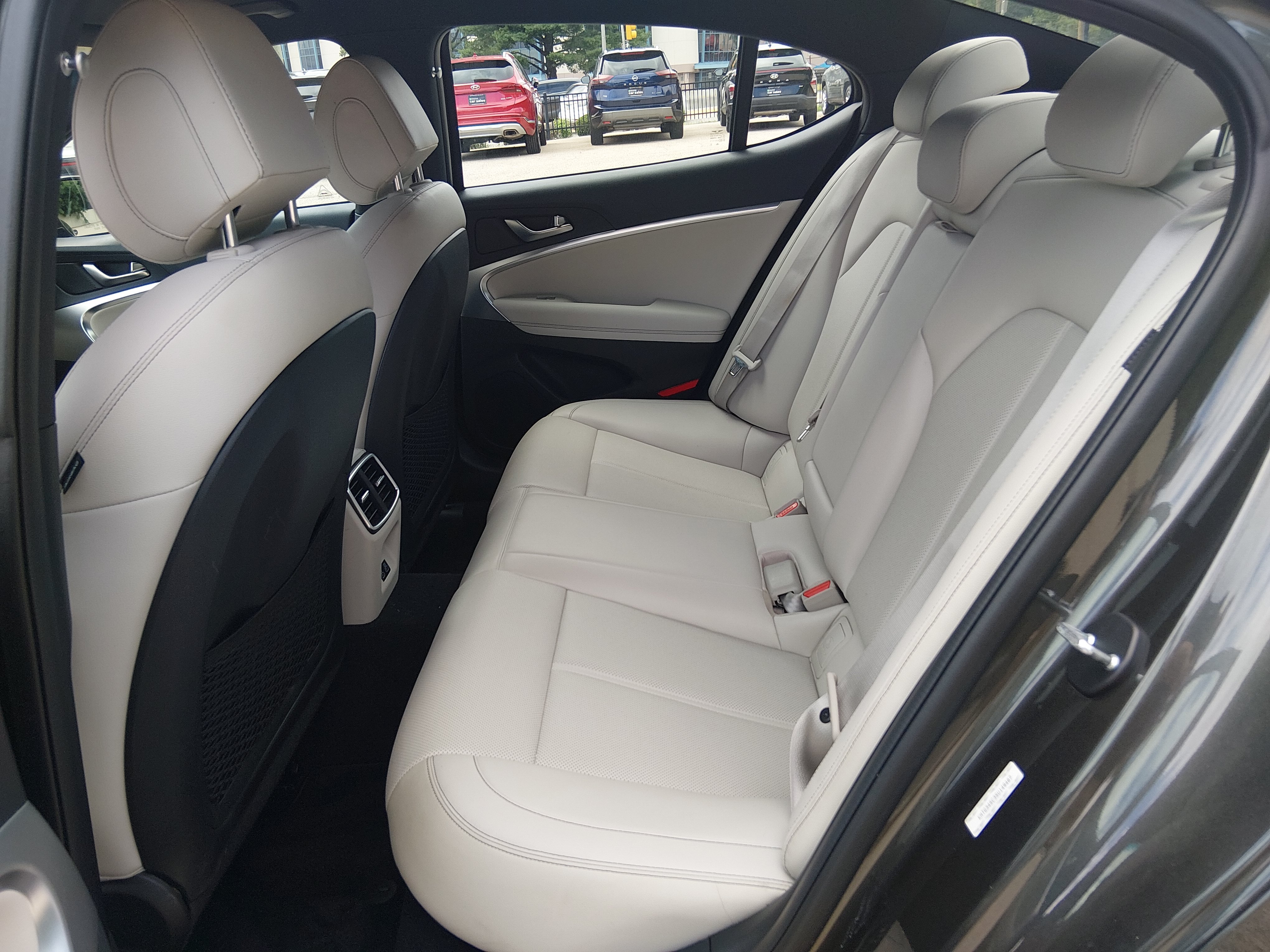 2025 GENESIS G70 Standard - Photo 20