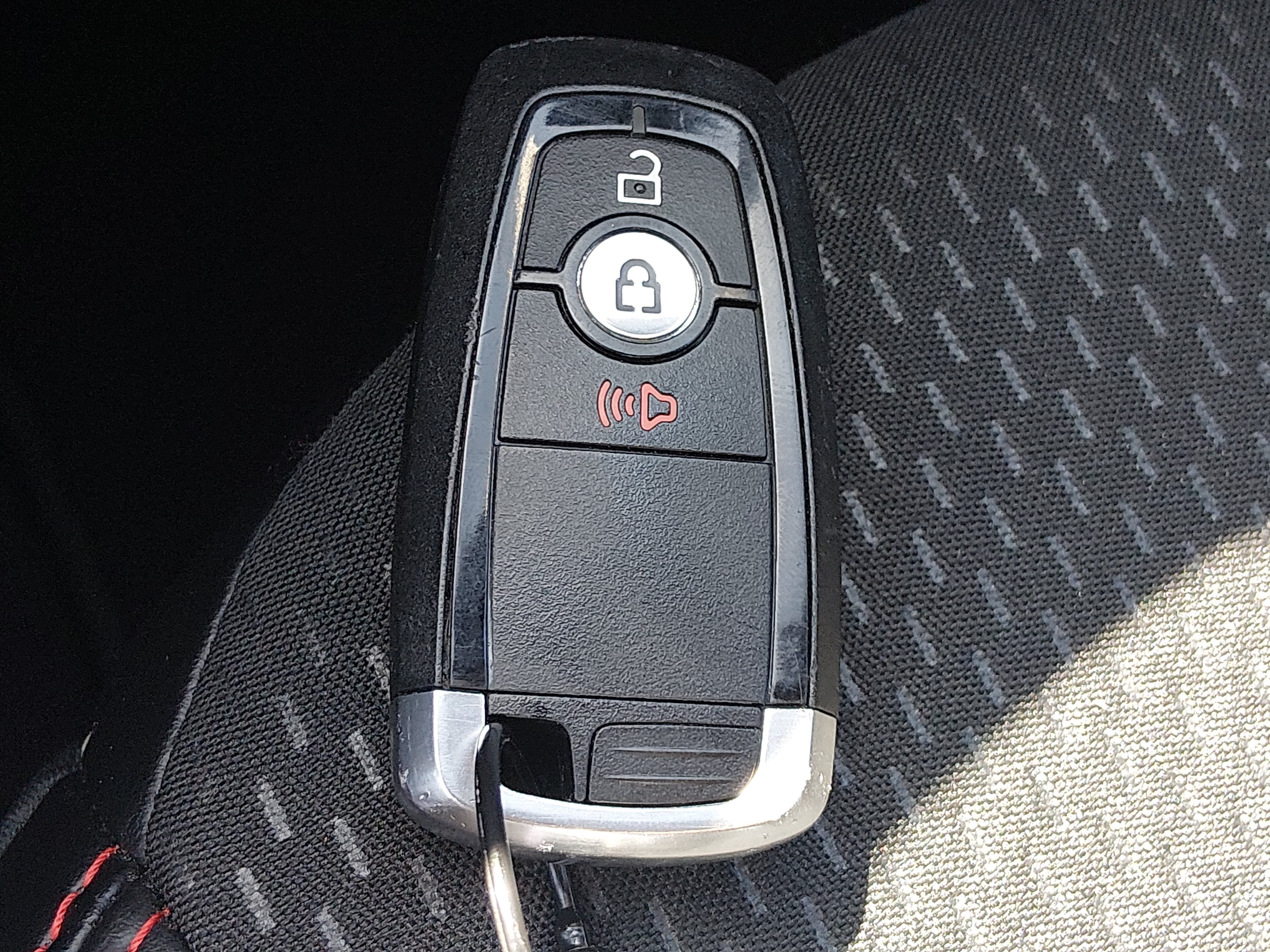 2025 Ford Escape ST-Line - Photo 15