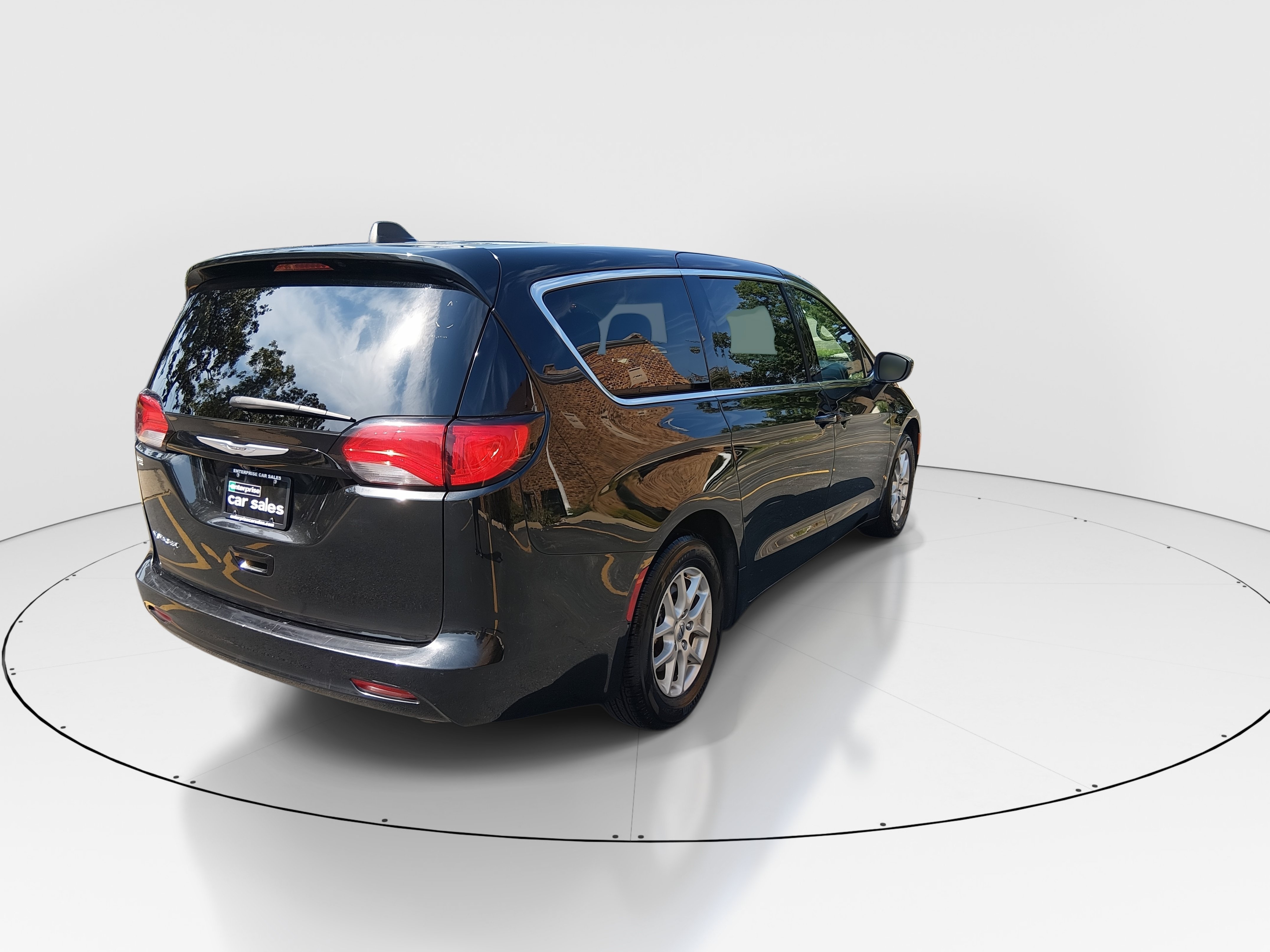 2023 Chrysler Voyager LX - Photo 7