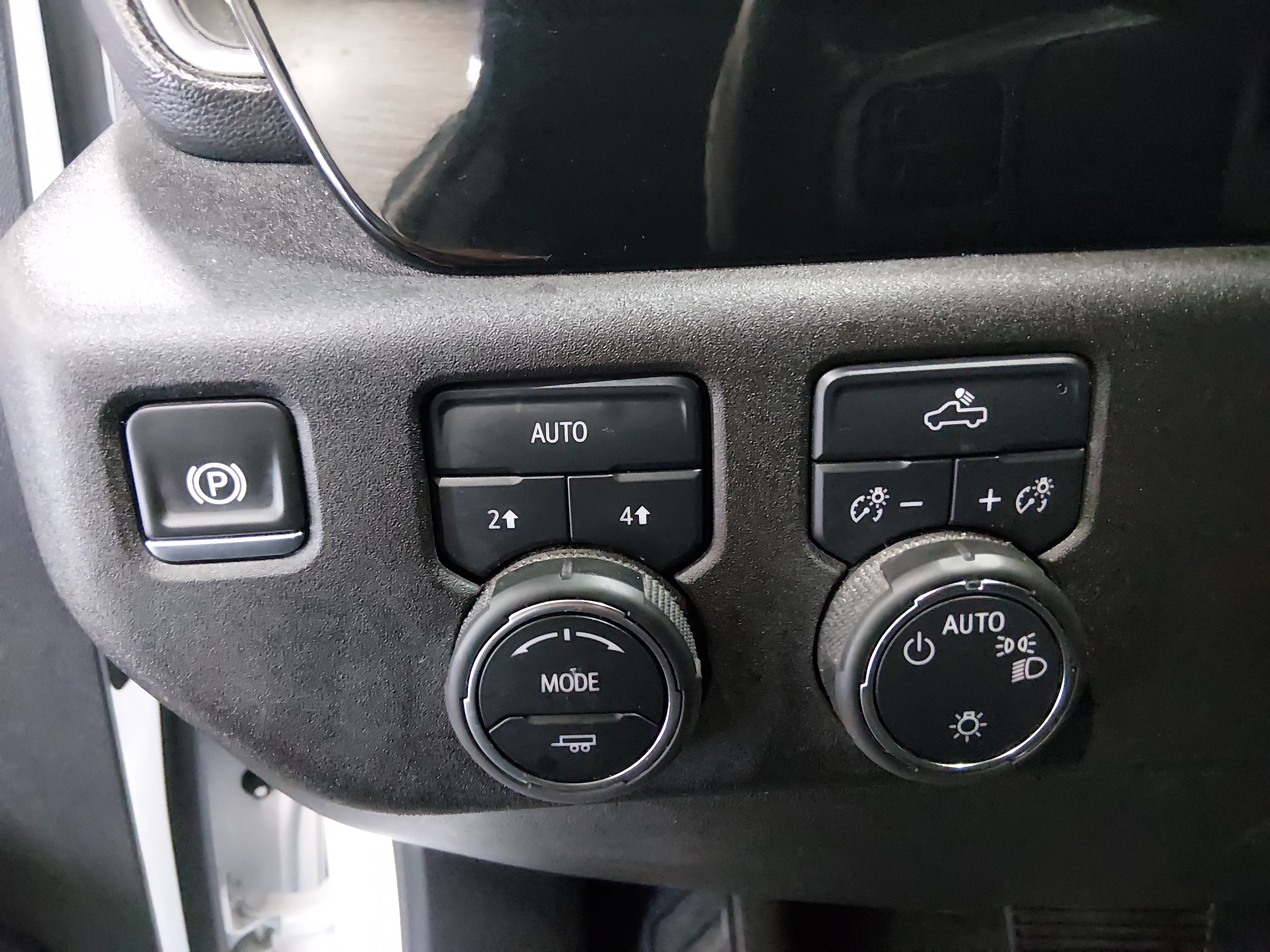 2025 Chevrolet Silverado 1500 LT - Photo 13